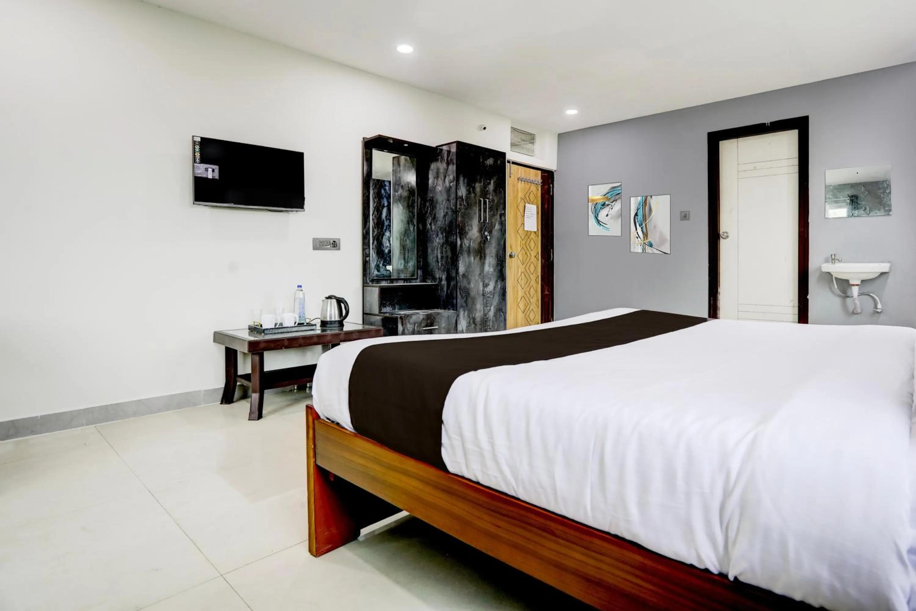 Bedroom, Bed in Townhouse VIP Hills Hitech City
