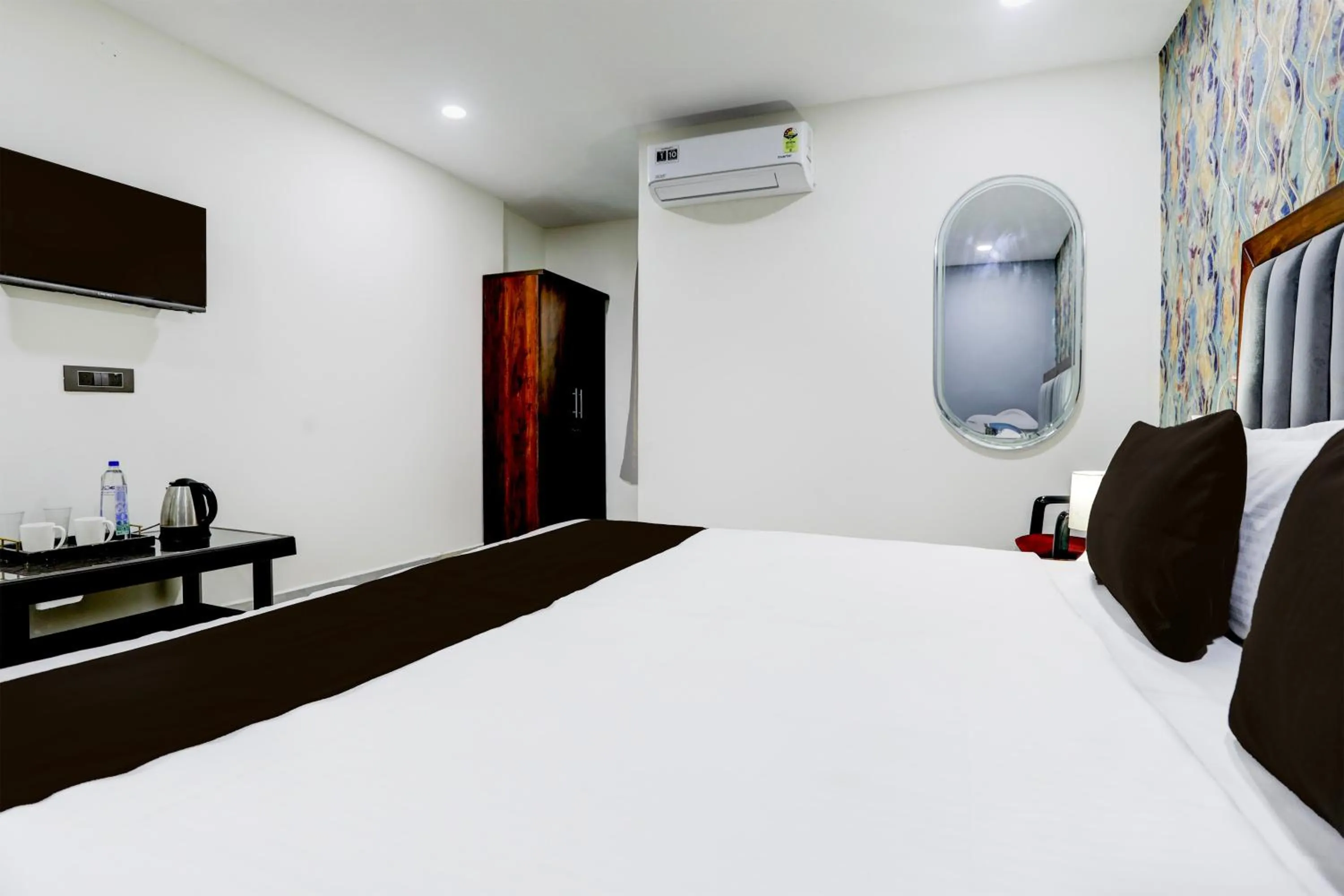 Bedroom, Bed in Townhouse VIP Hills Hitech City