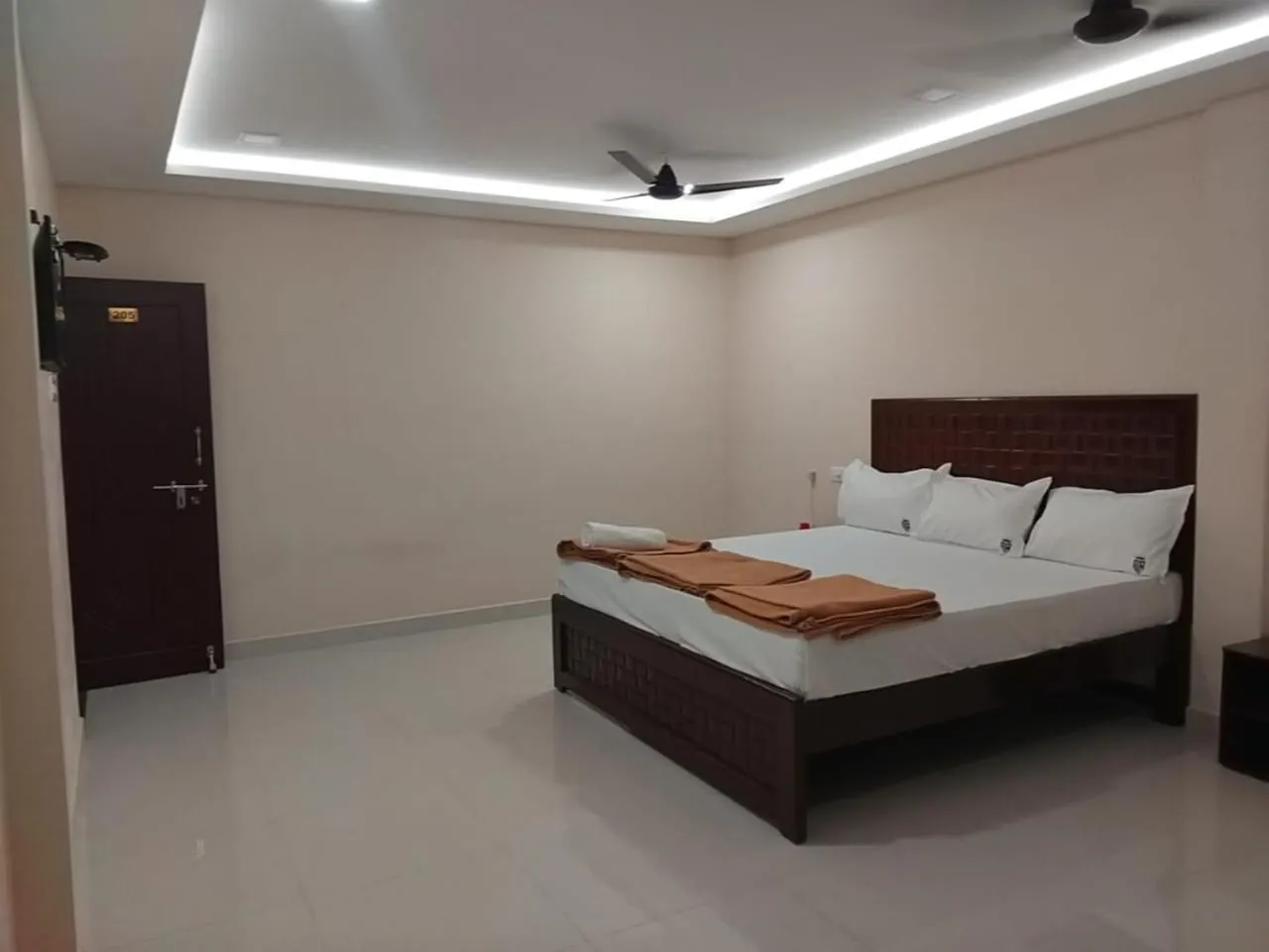 Bed in Selvi Residency