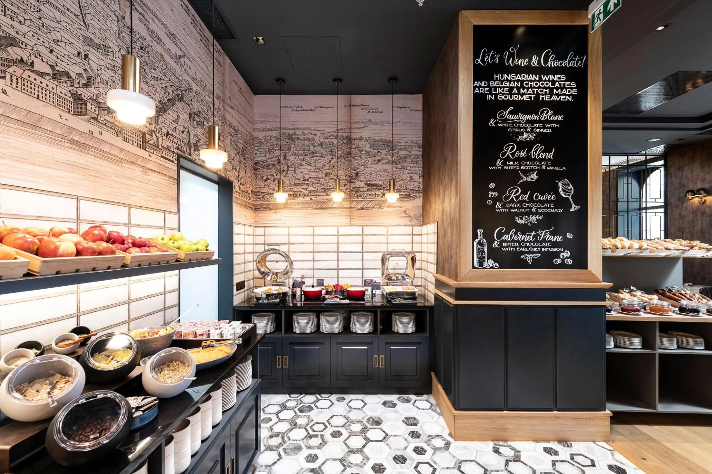 Restaurant/places to eat in Three Corners Avenue Hotel