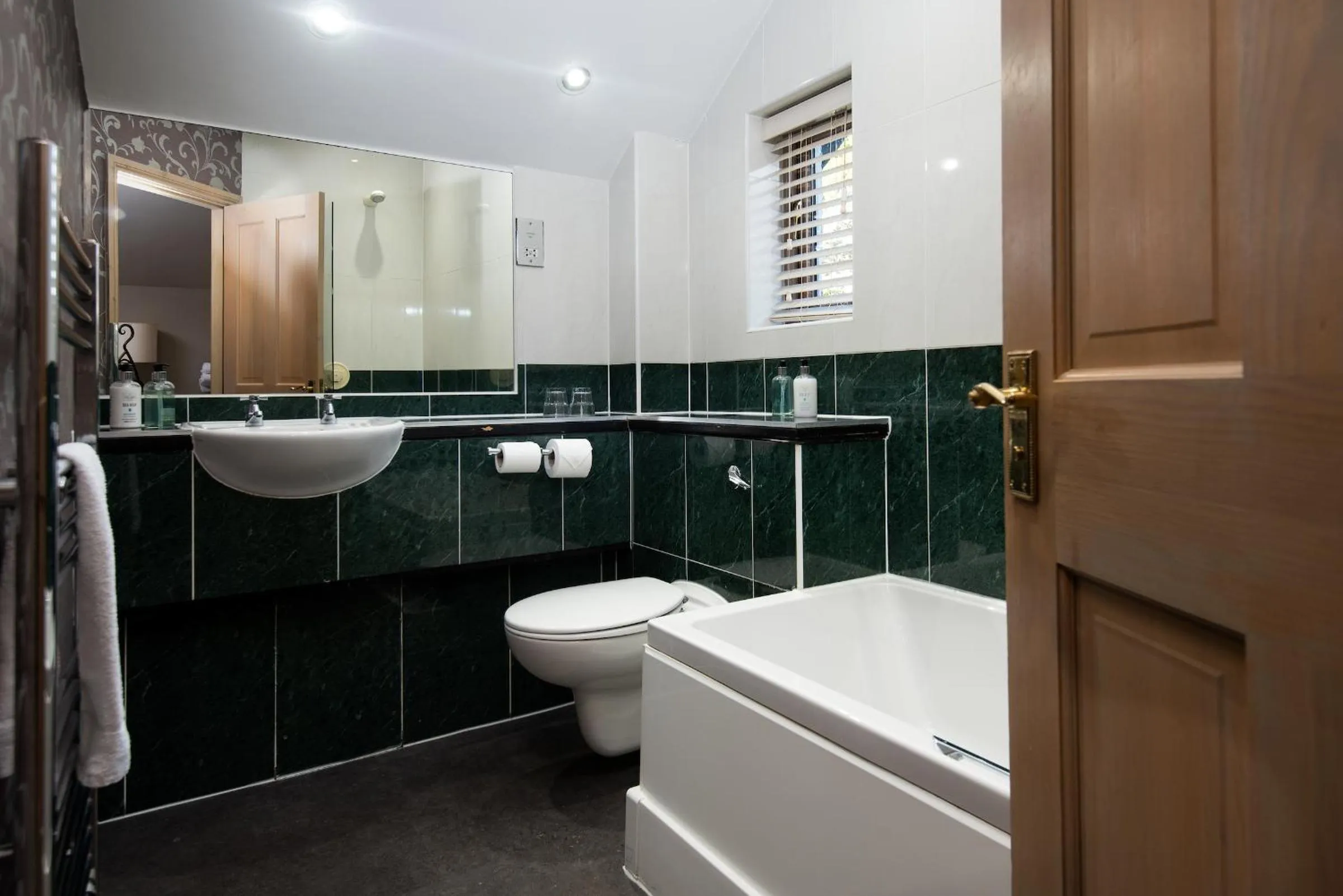 Bathroom in Windermere Rooms at The Wateredge Inn