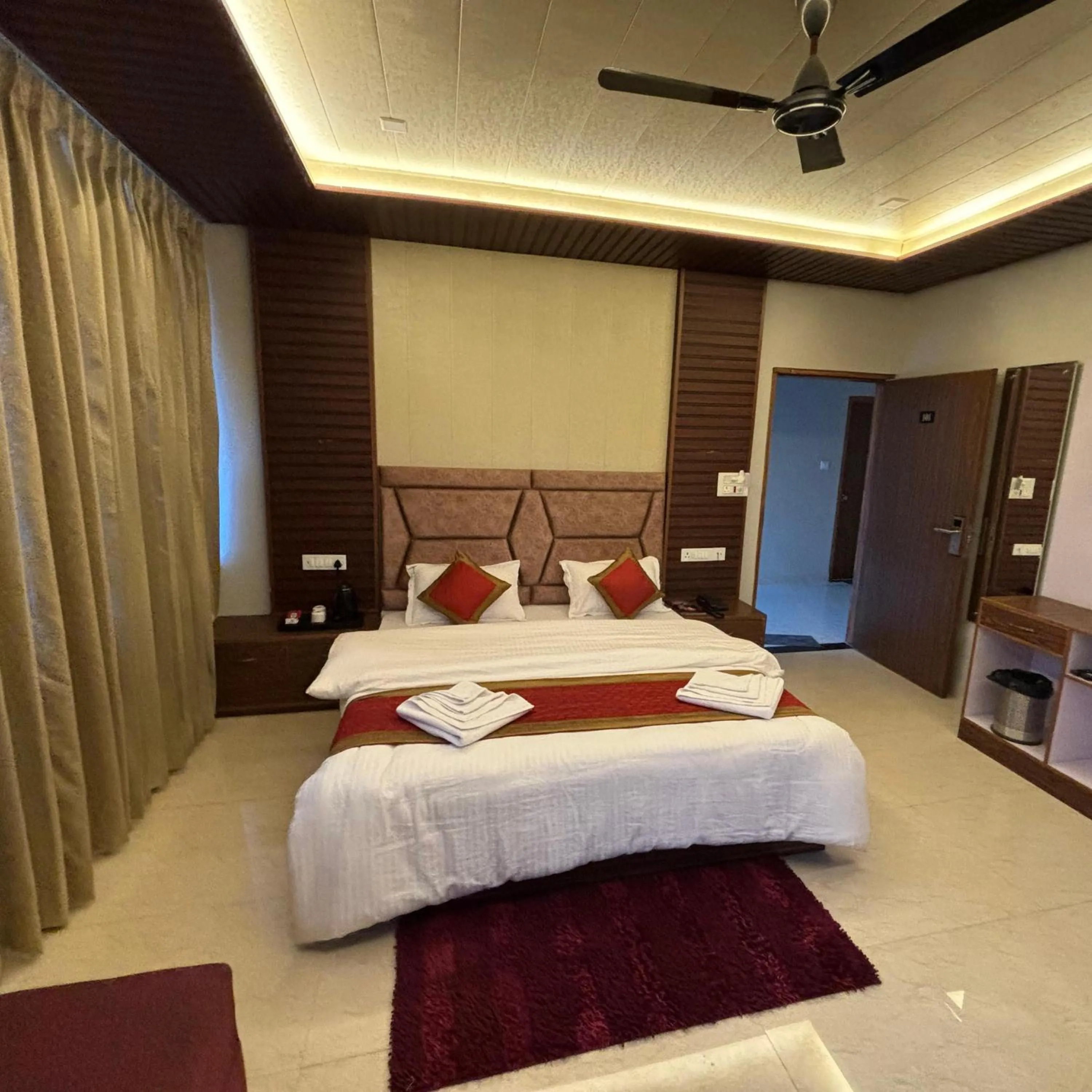 R Narayan pleasant Inn hotel
