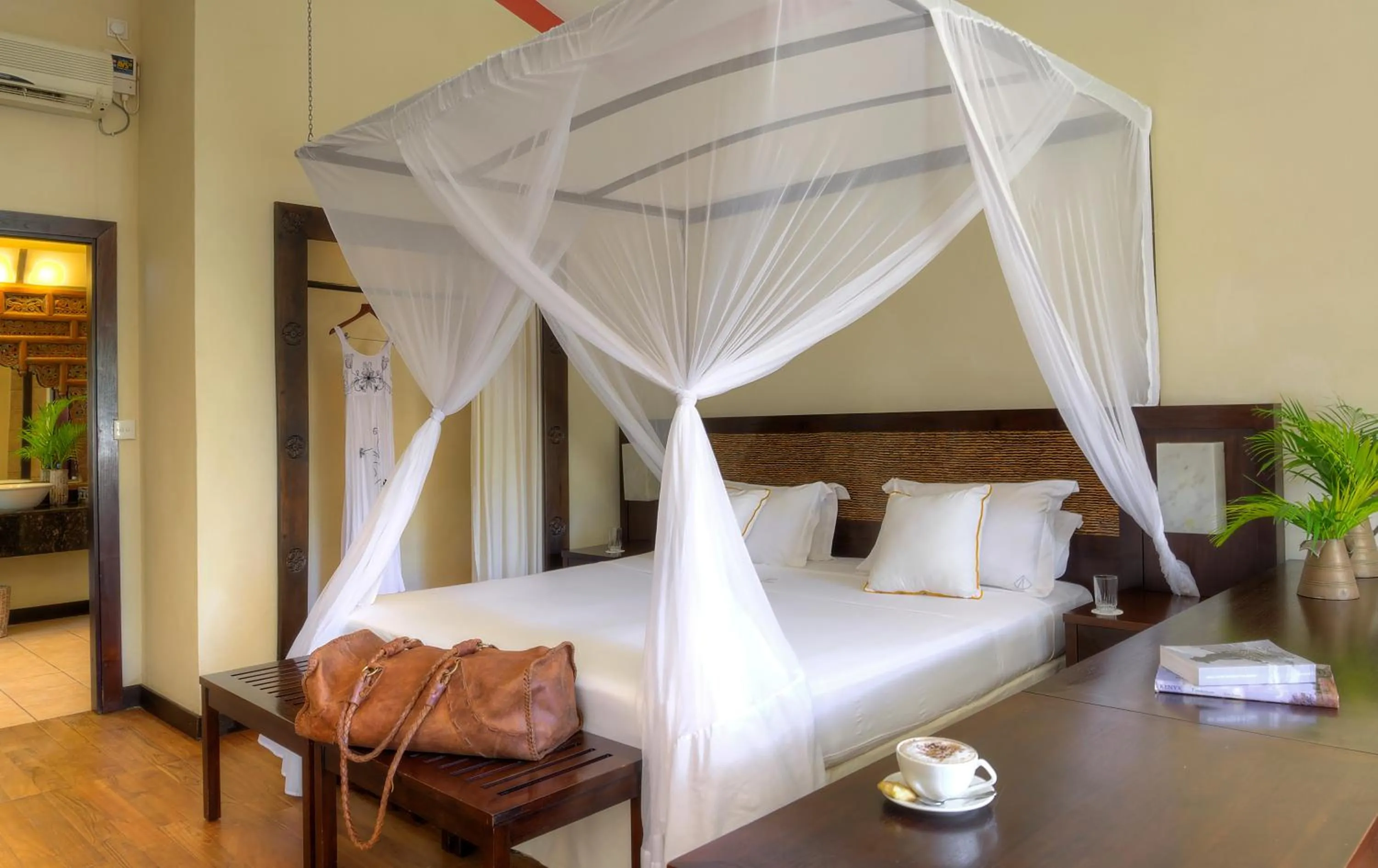 Bed in Diamonds Malindi