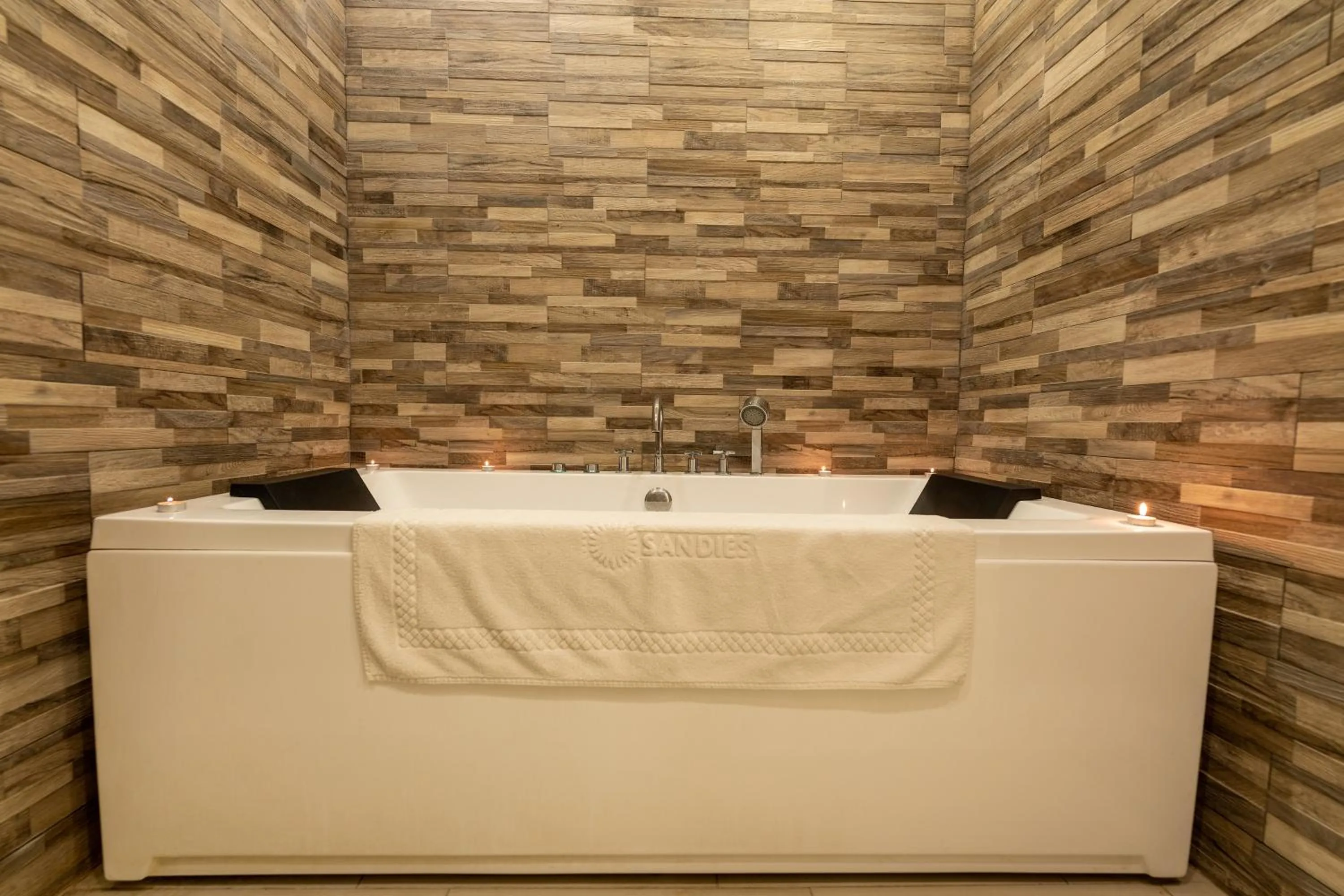 Bathroom in Diamonds Malindi