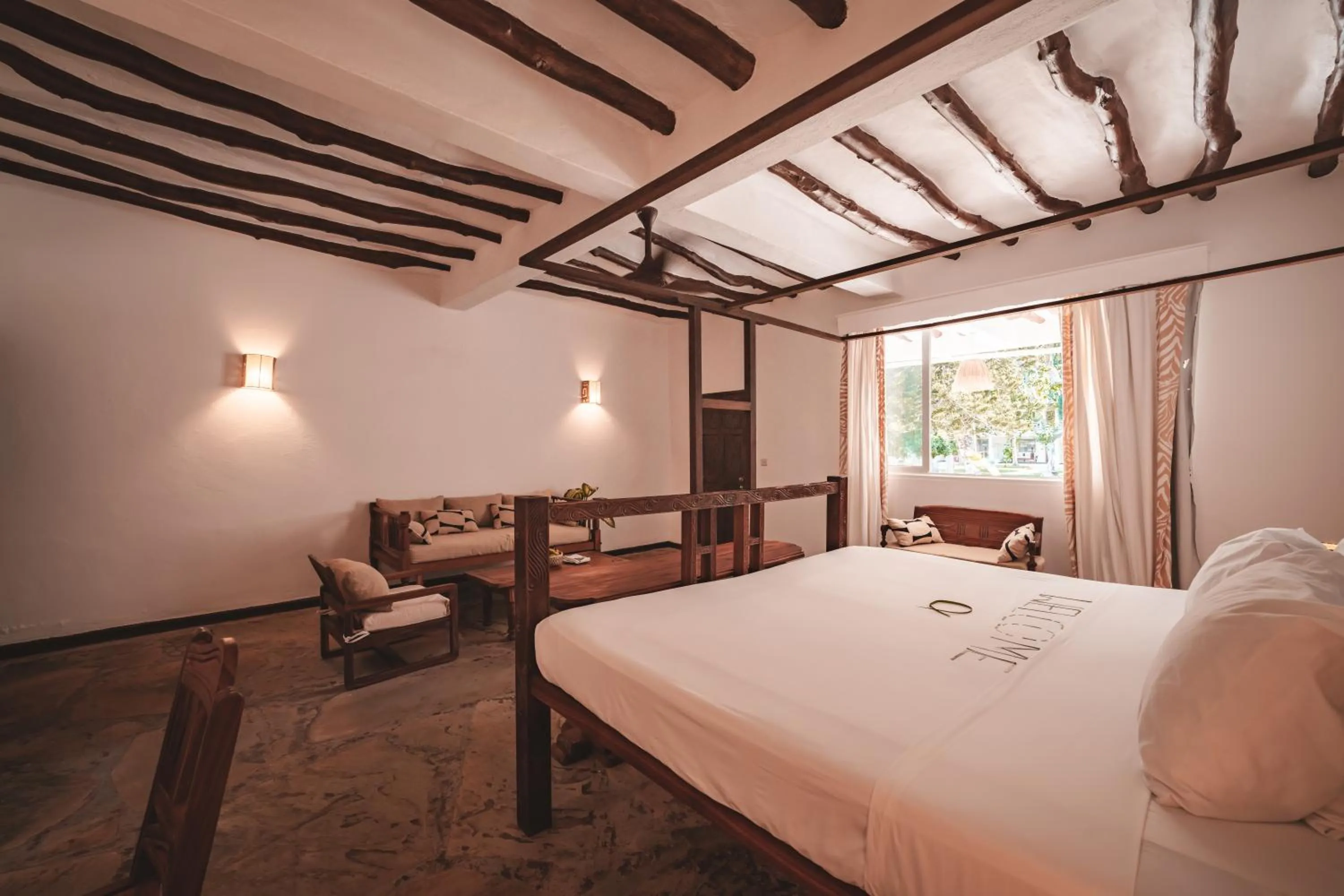 Bedroom, Bed in Diamonds Malindi