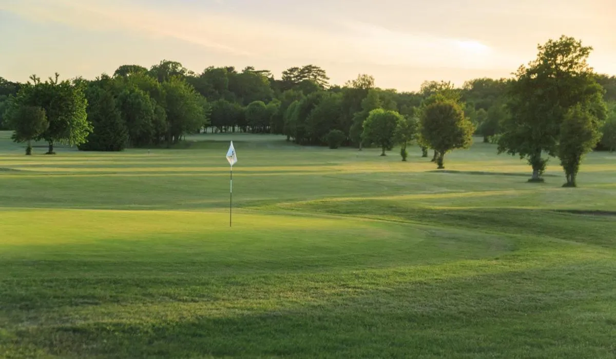 Golfcourse in Rodway Hill Golf & Eco Pod Hotel