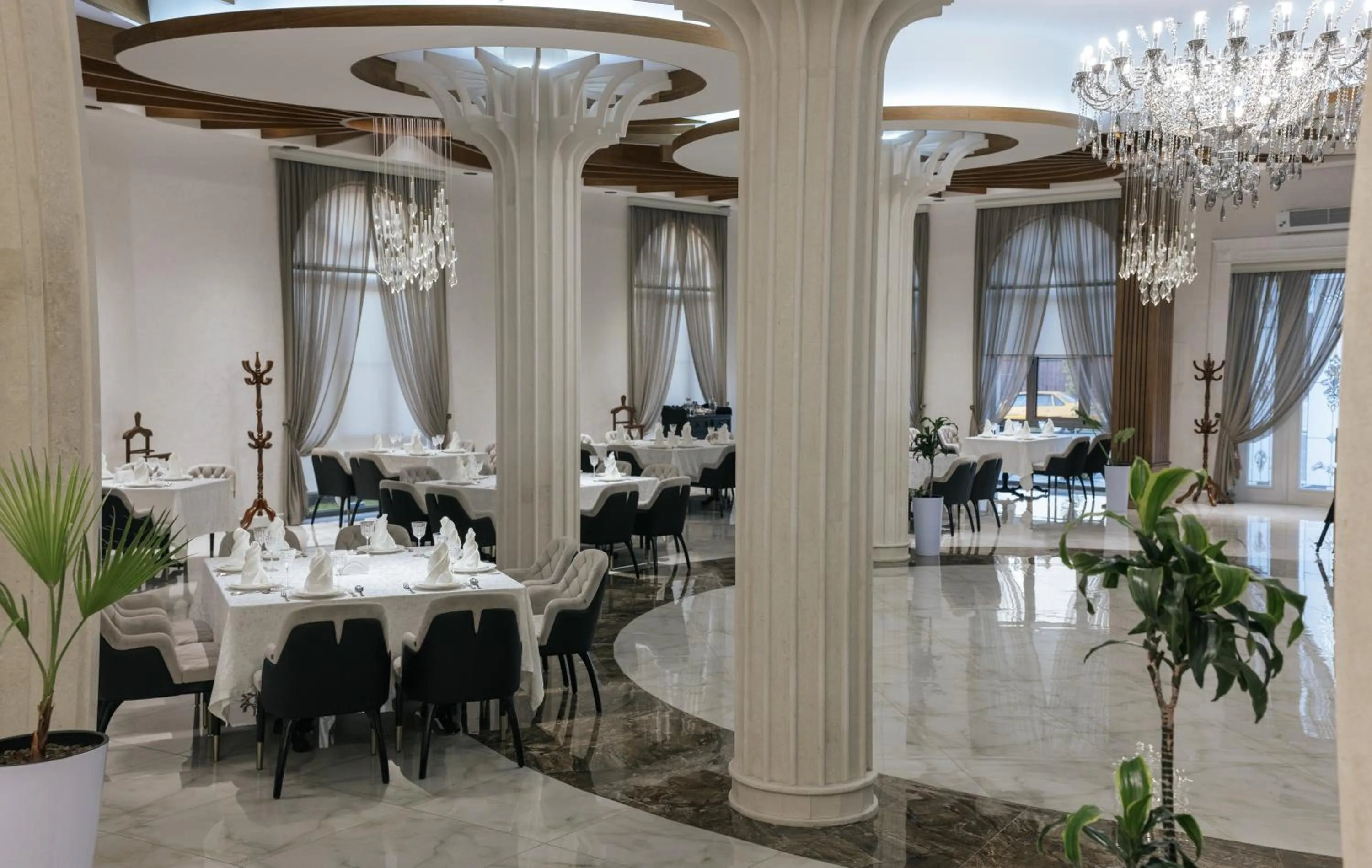 Restaurant/places to eat in Ametist Hotel Complex