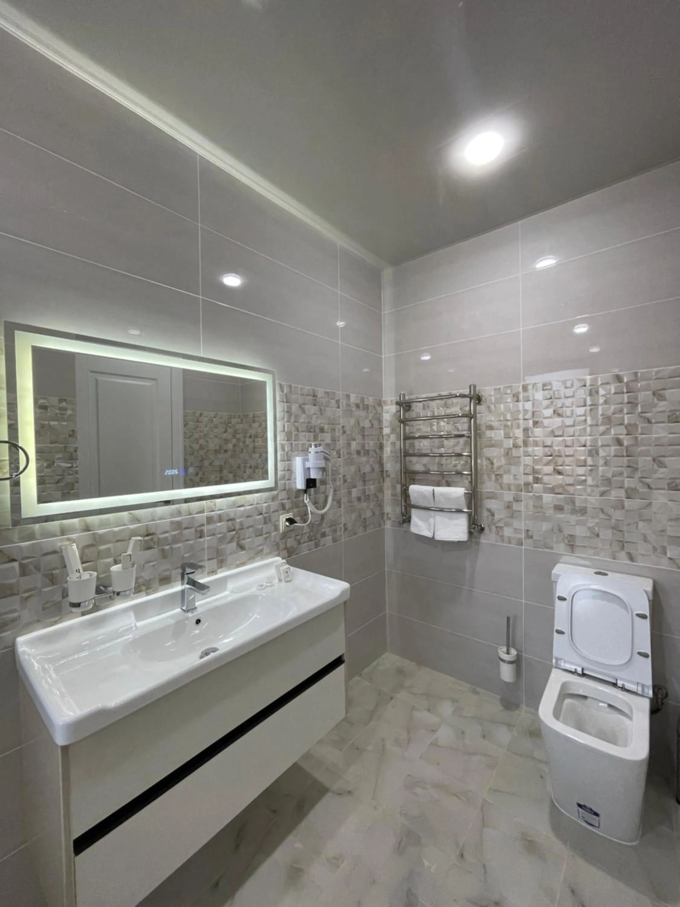 Shower in Ametist Hotel Complex