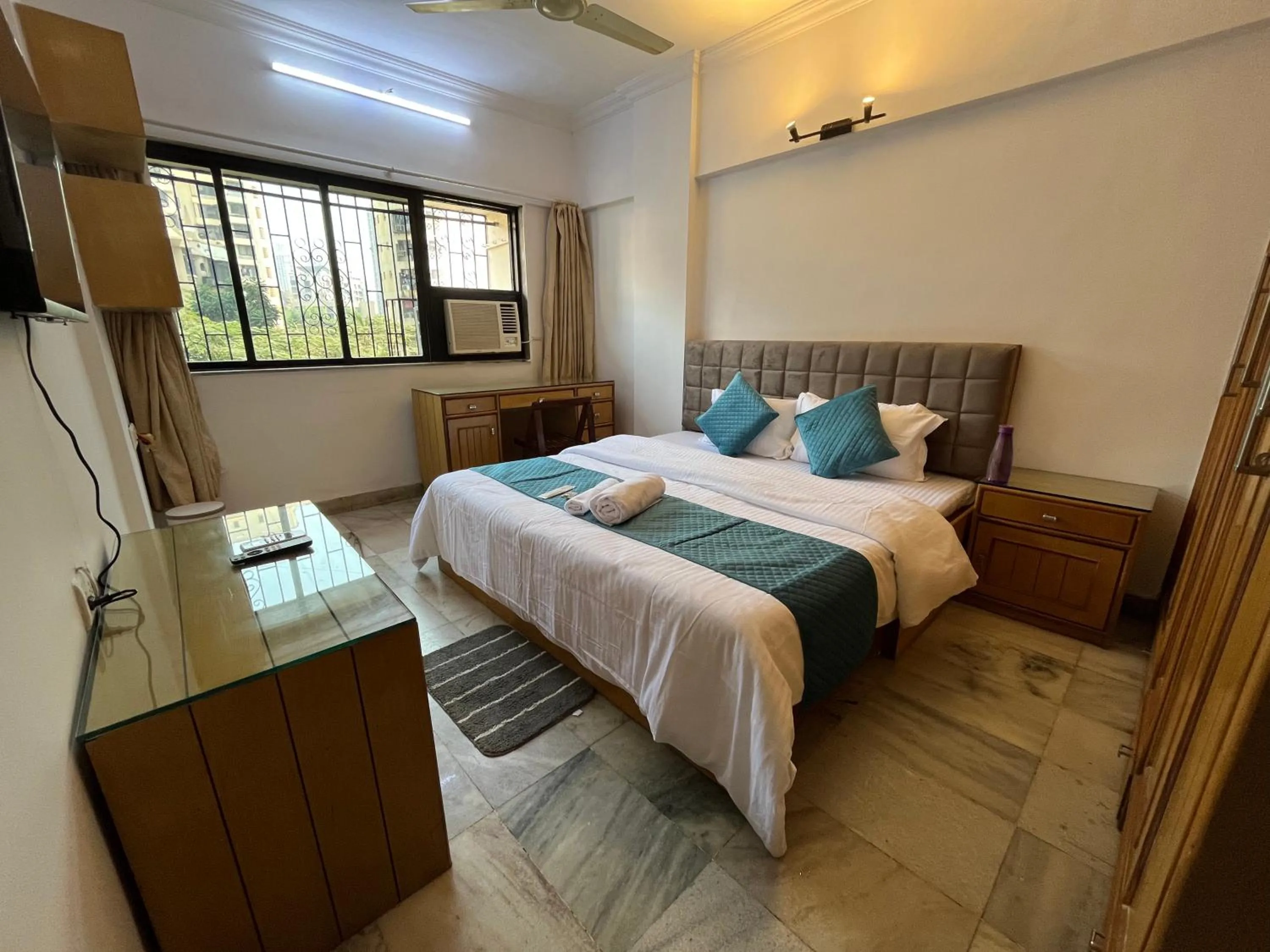 Double Room with Private External Bathroom in Zenith Homes - Powai Suites
