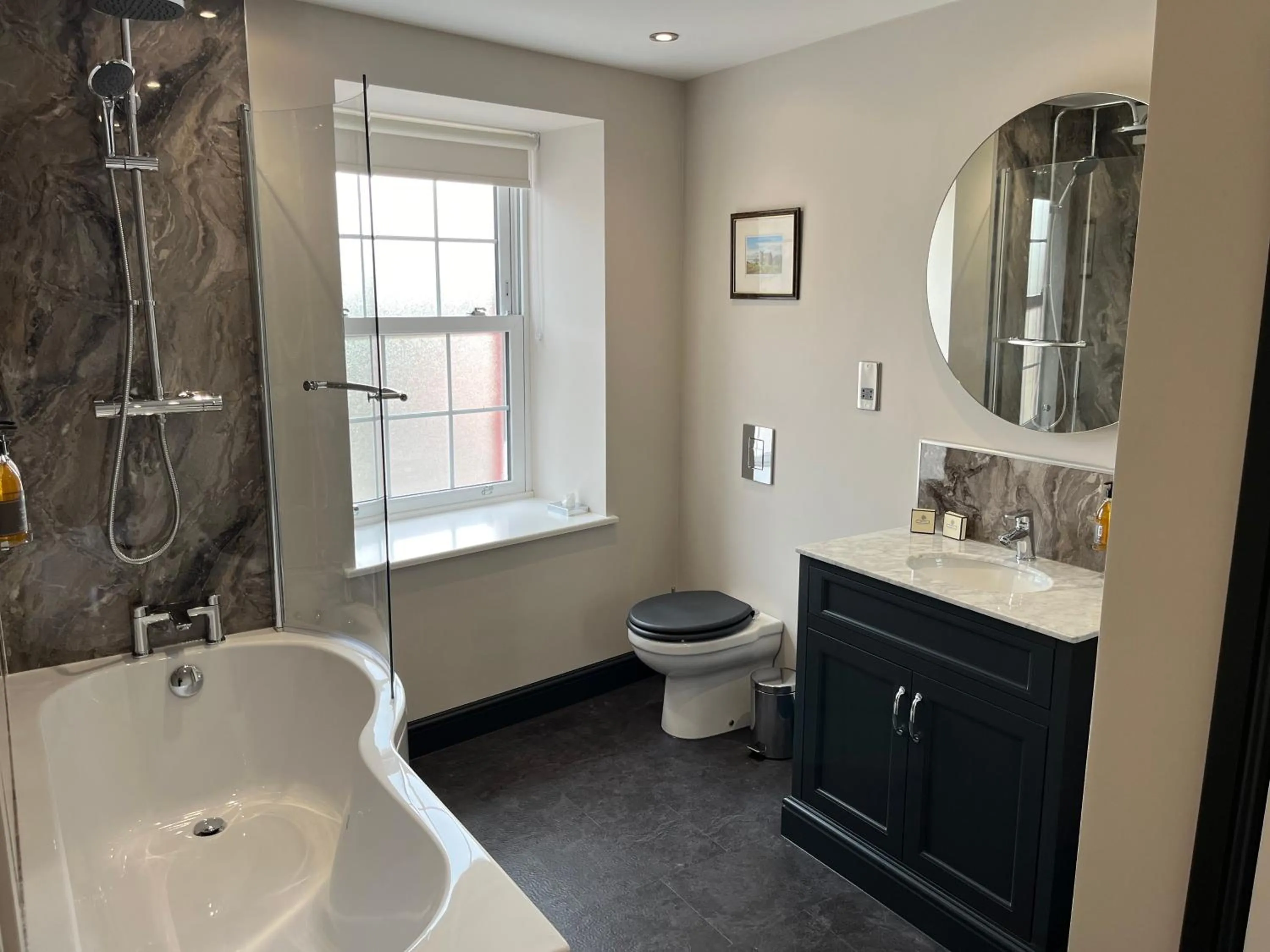 Bathroom in The Castle Coaching Inn