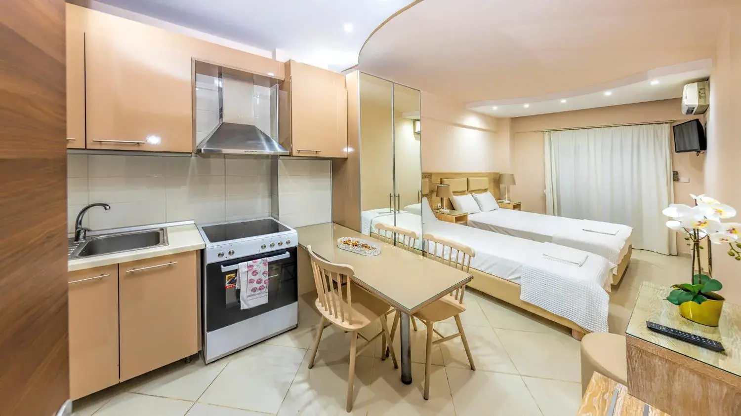 Studio (3 Adults) in Le Monde SeaView Suites Studio (3 Adults) in Le Monde SeaView Suites