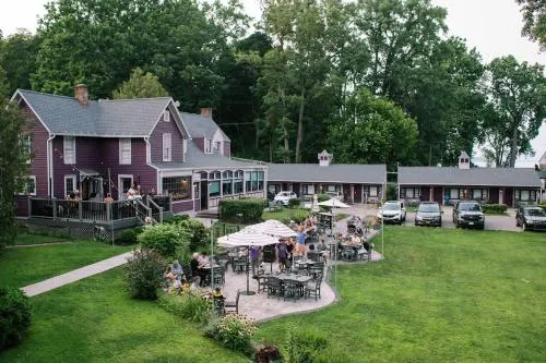 Plum Point Lodge