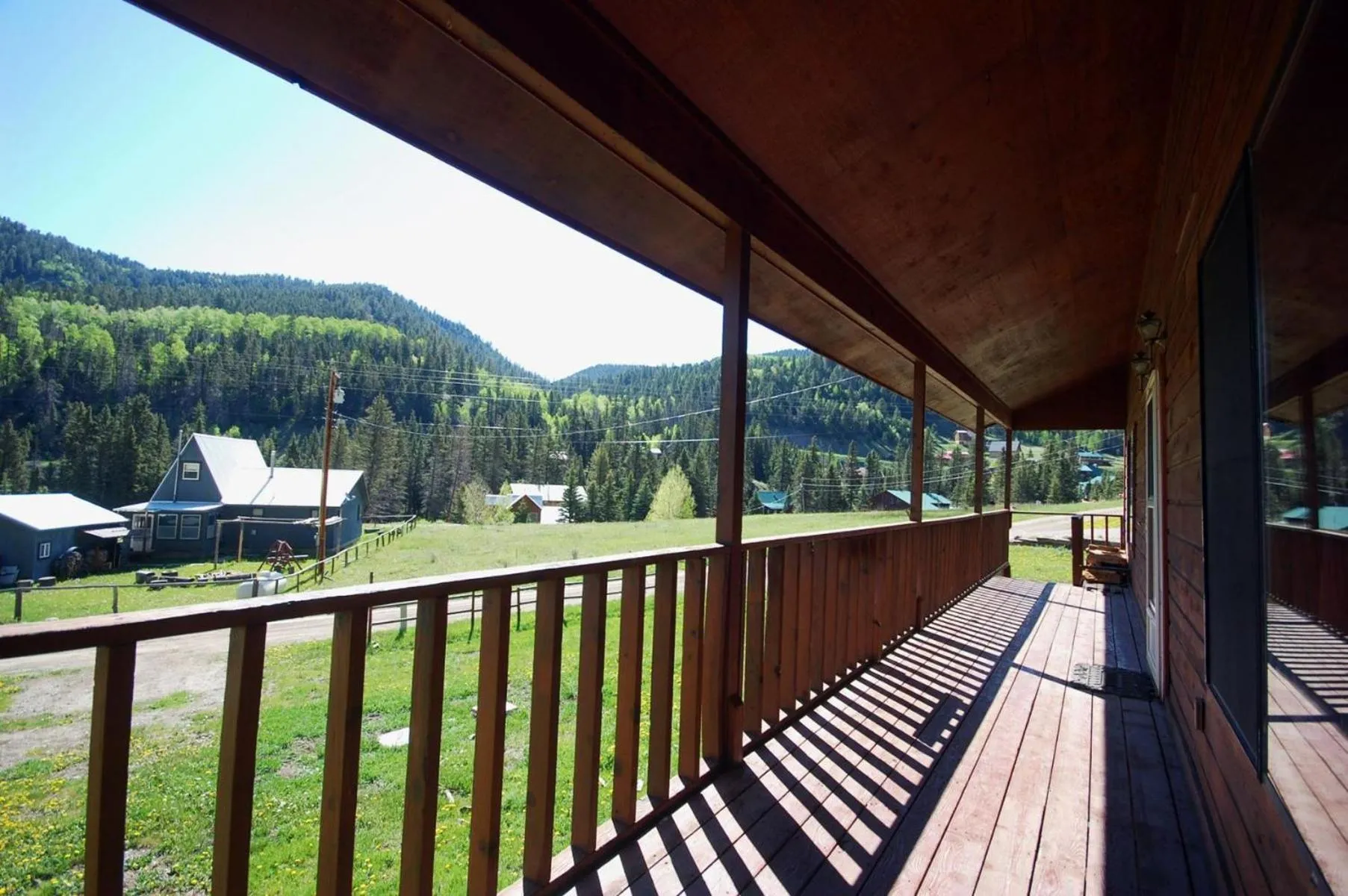 Artz Valley Cabin - WiFi - Satellite - Washer - Dryer - Wrap Around Deck - Wood Burning Fireplace - Secluded Setting