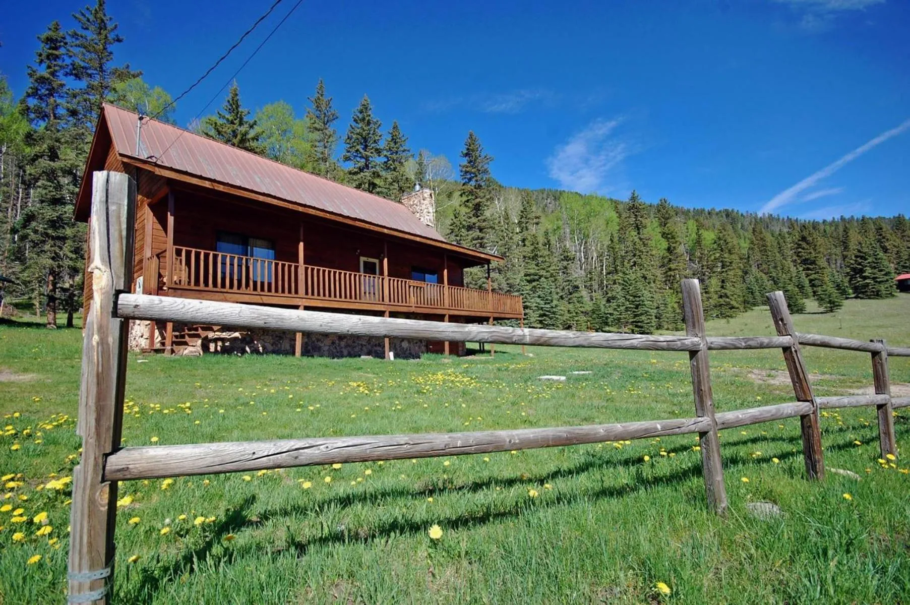 Artz Valley Cabin - WiFi - Satellite - Washer - Dryer - Wrap Around Deck - Wood Burning Fireplace - Secluded Setting