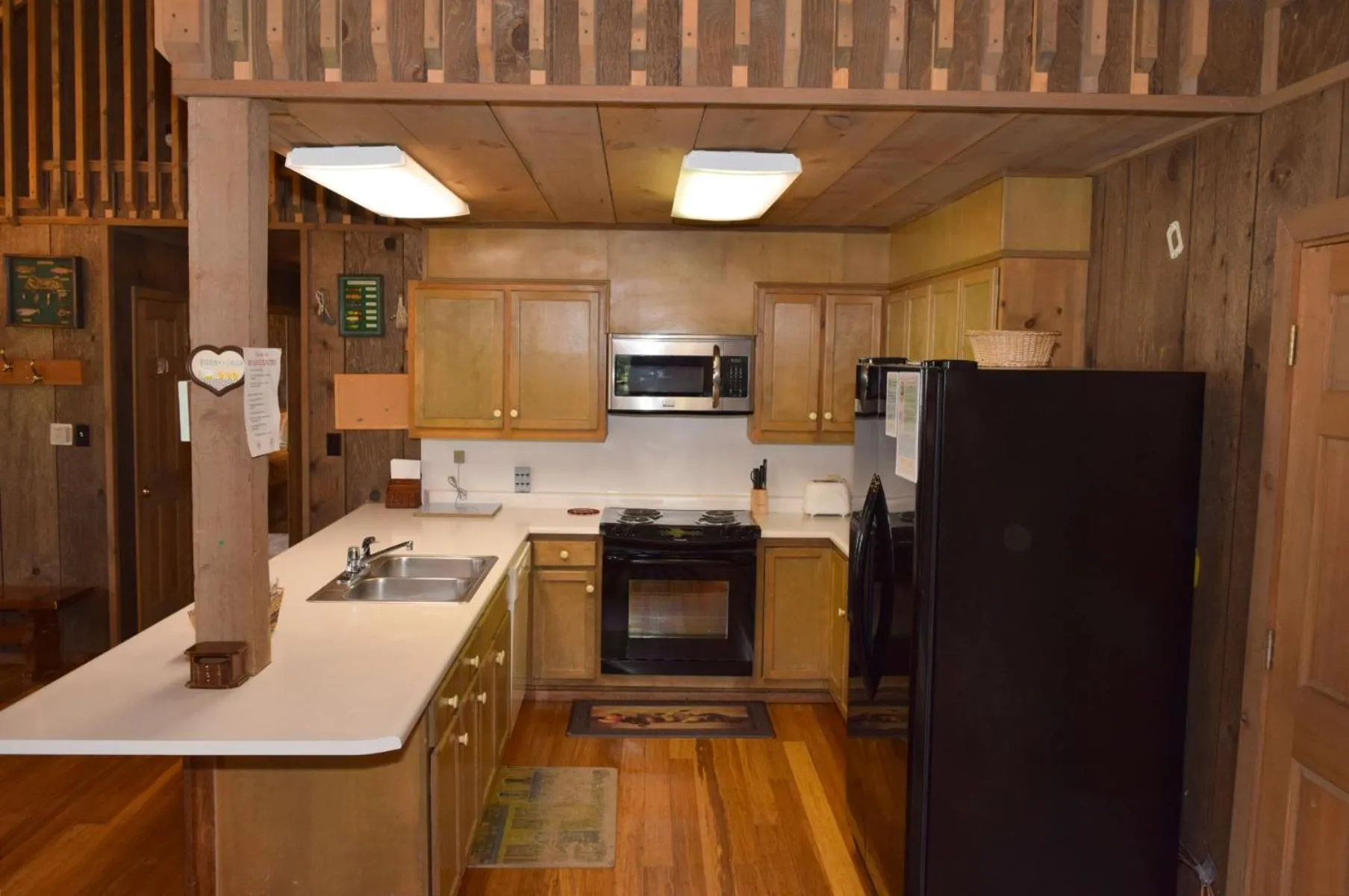 Artz Valley Cabin - WiFi - Satellite - Washer - Dryer - Wrap Around Deck - Wood Burning Fireplace - Secluded Setting
