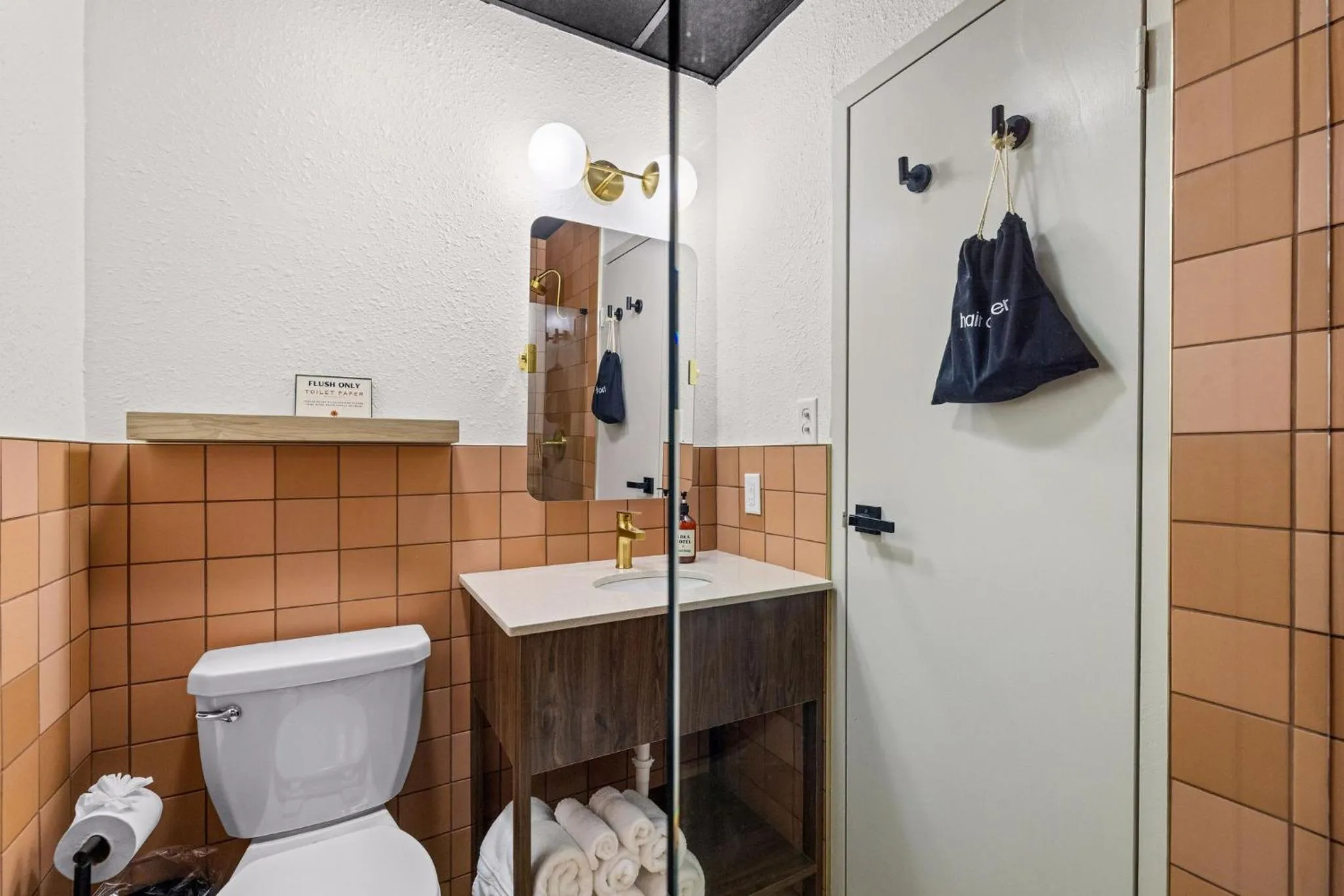 Bathroom in Arka Motel