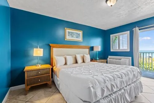 Ocean View Hotel Room with Balcony- King Bed #19