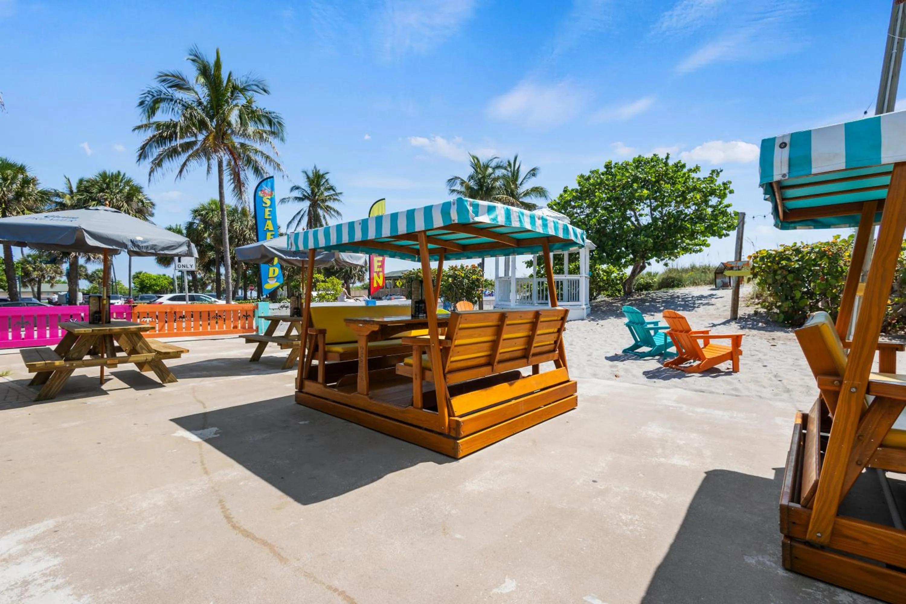 Restaurant/places to eat in Fort Pierce Oceanfront Inn- Suite- King Bed #6