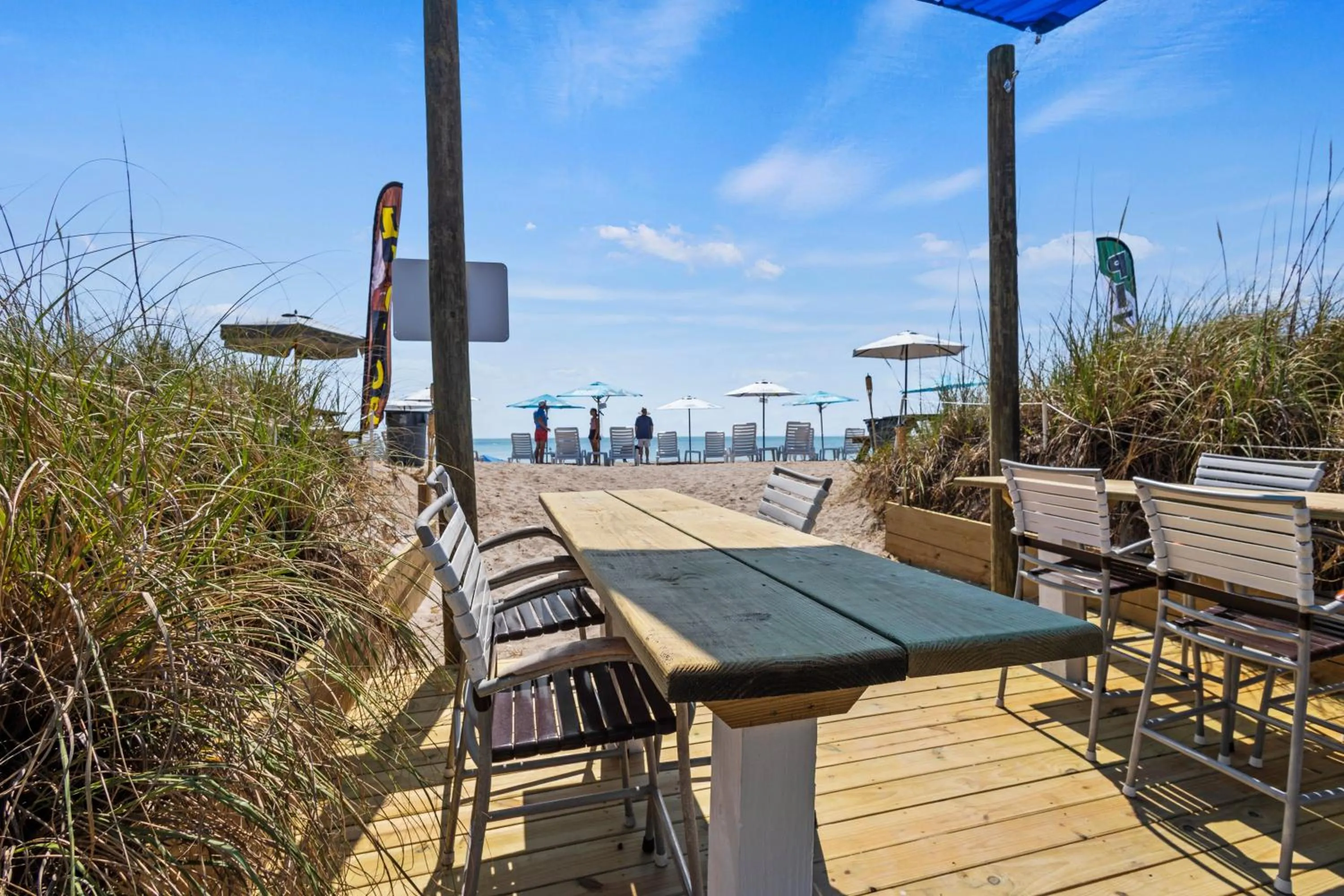 Lounge or bar in Fort Pierce Oceanfront Inn- Suite- King Bed #6