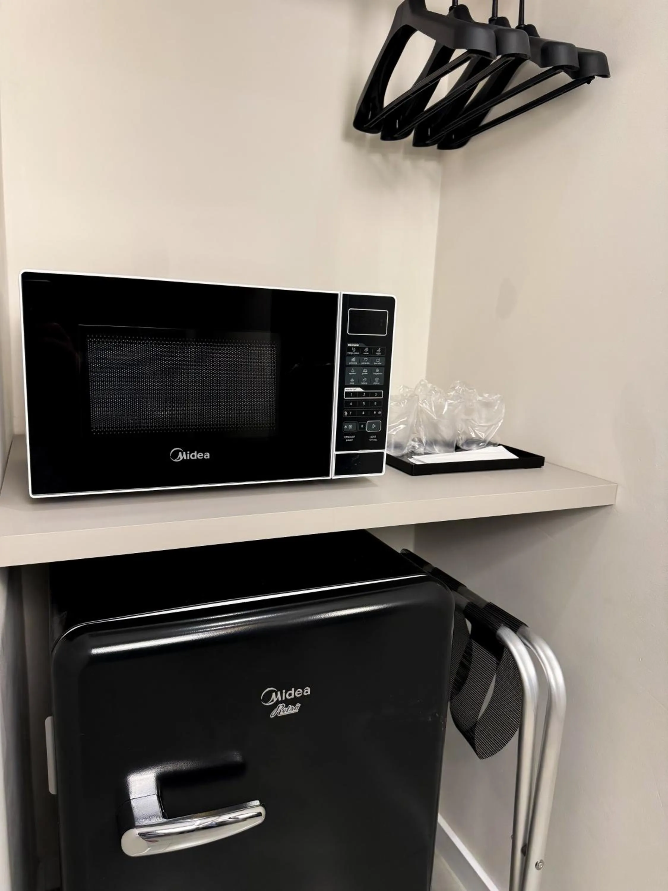 microwave in Hotel São José