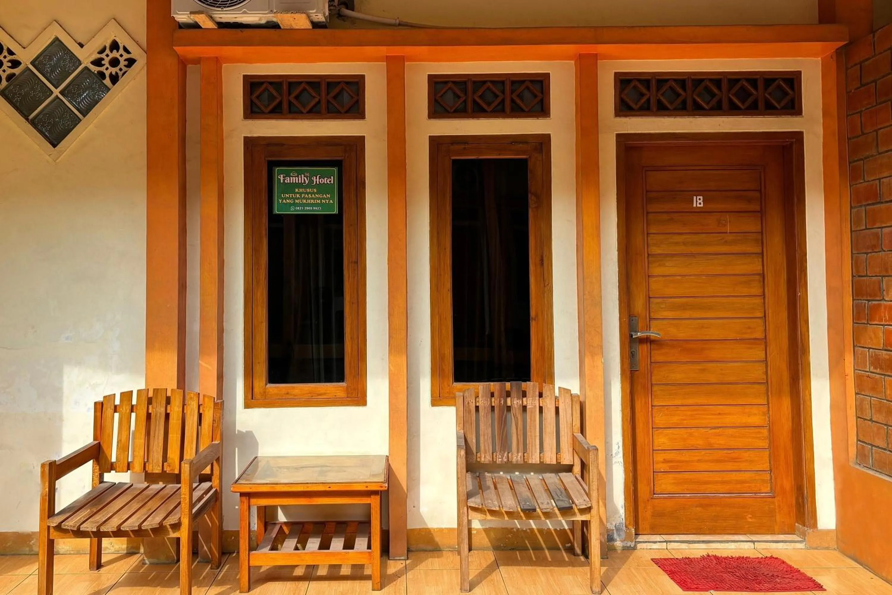 Seating area in Family 24 Hotel near Pantai Cipatujah