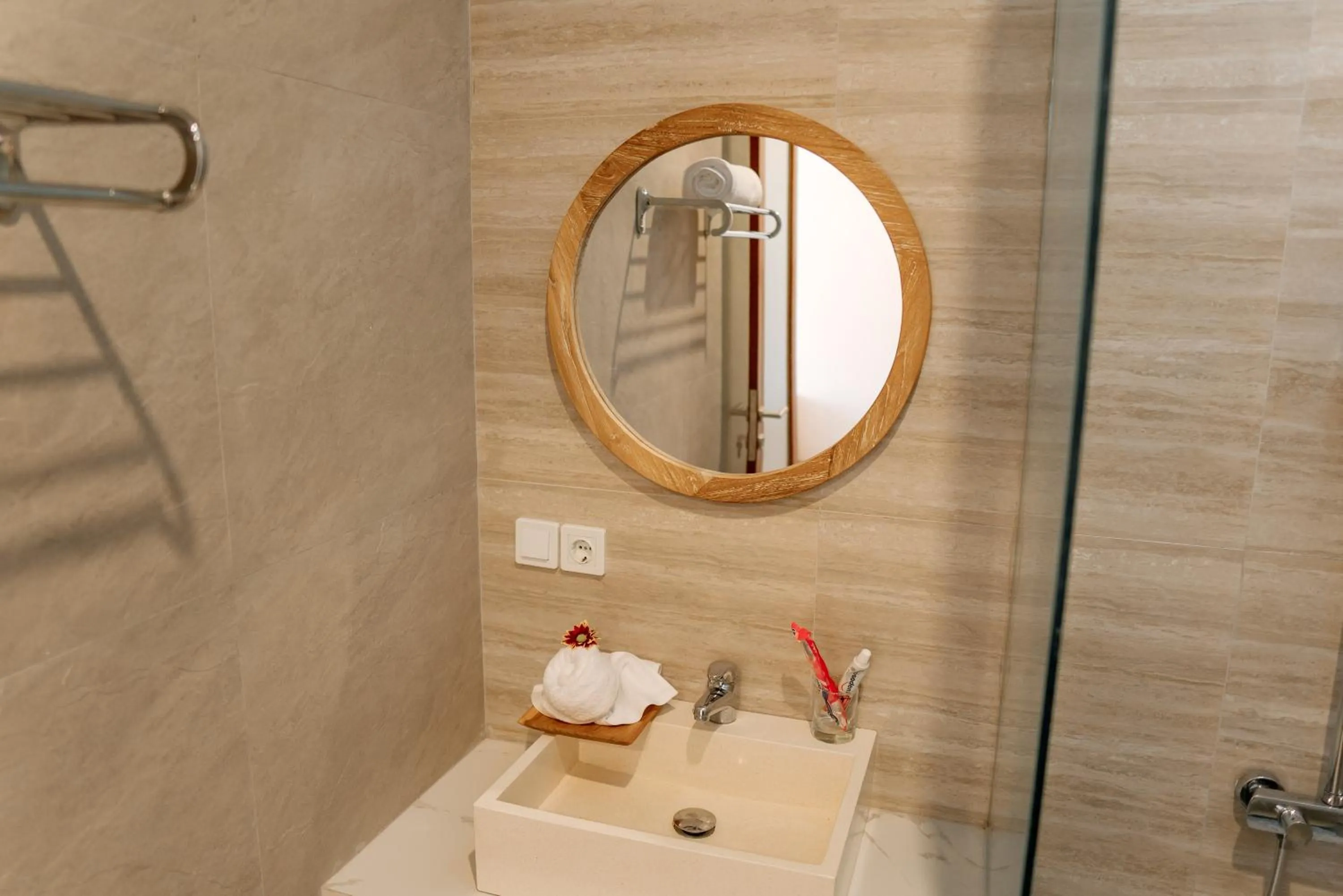 Shower in Bali Made Escape