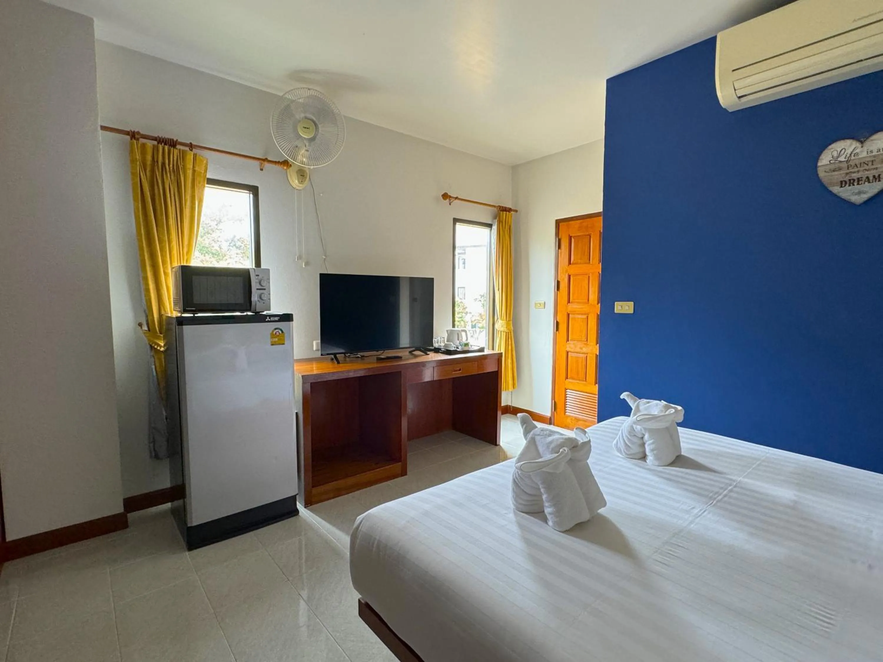 Photo of the whole room, Bed in Diamond Place Ao Nang
