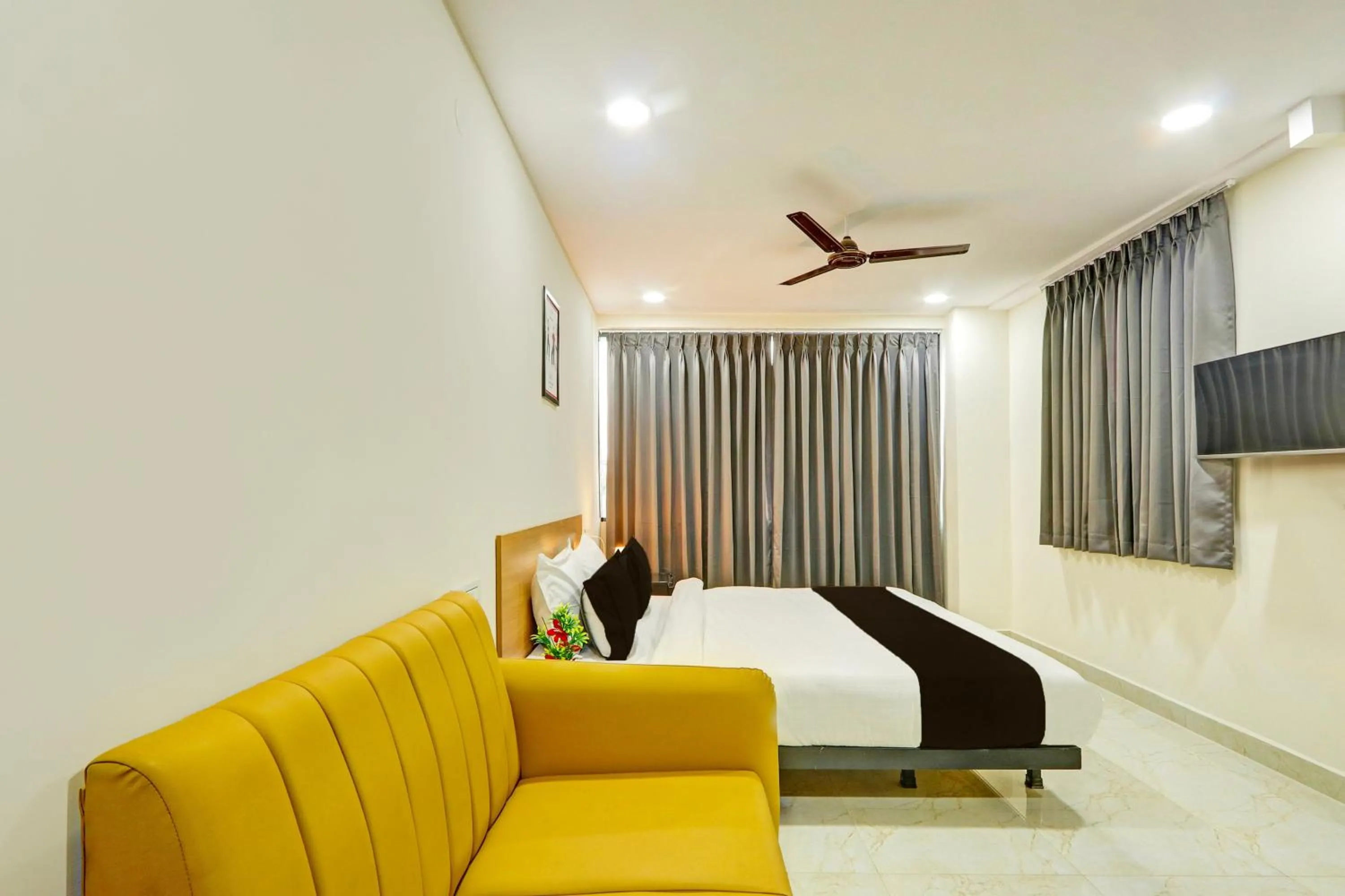 Bedroom in Townhouse La Vista Inn Grand Hotel