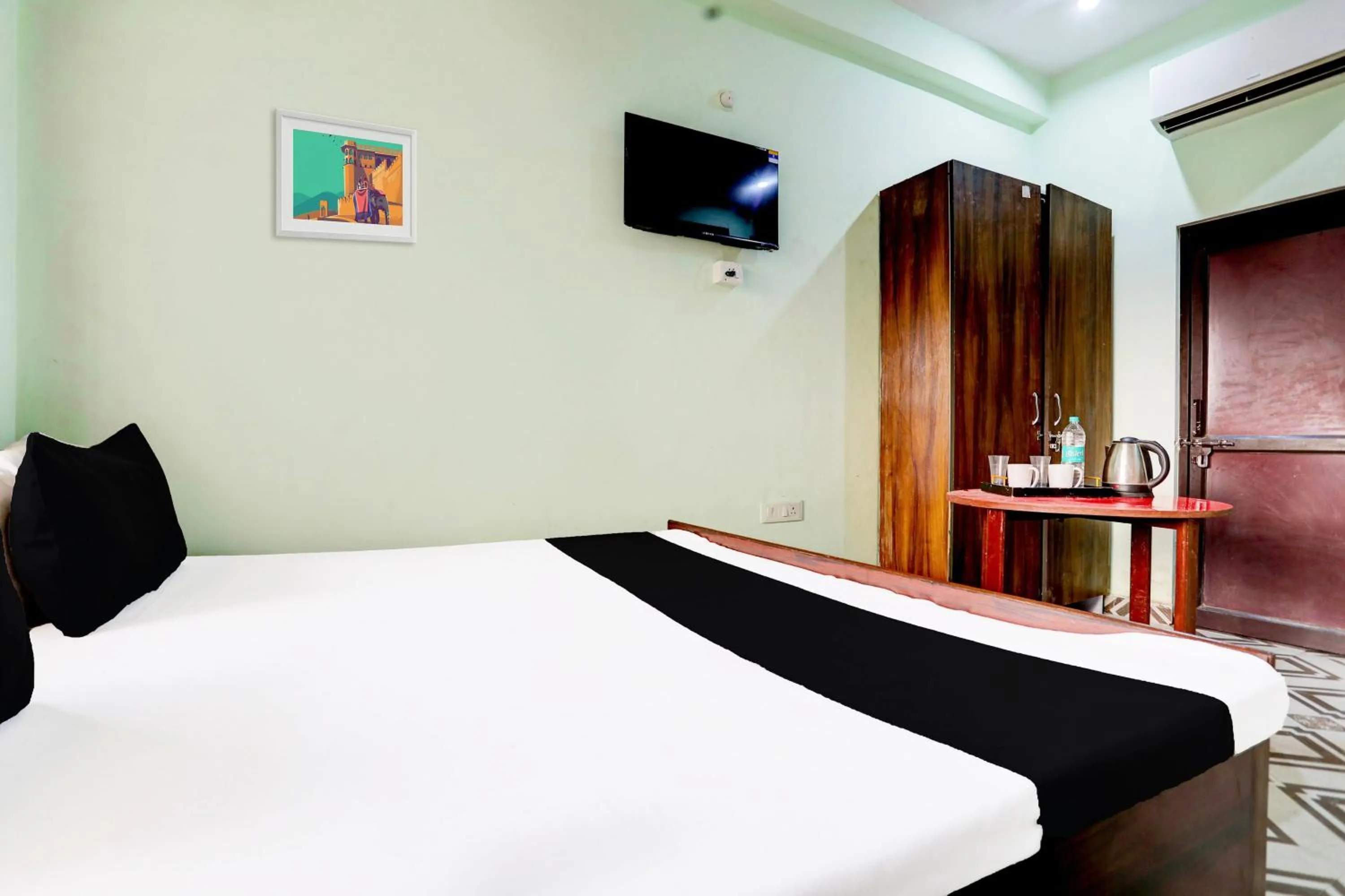 Bedroom in Hotel O Suryawanshi