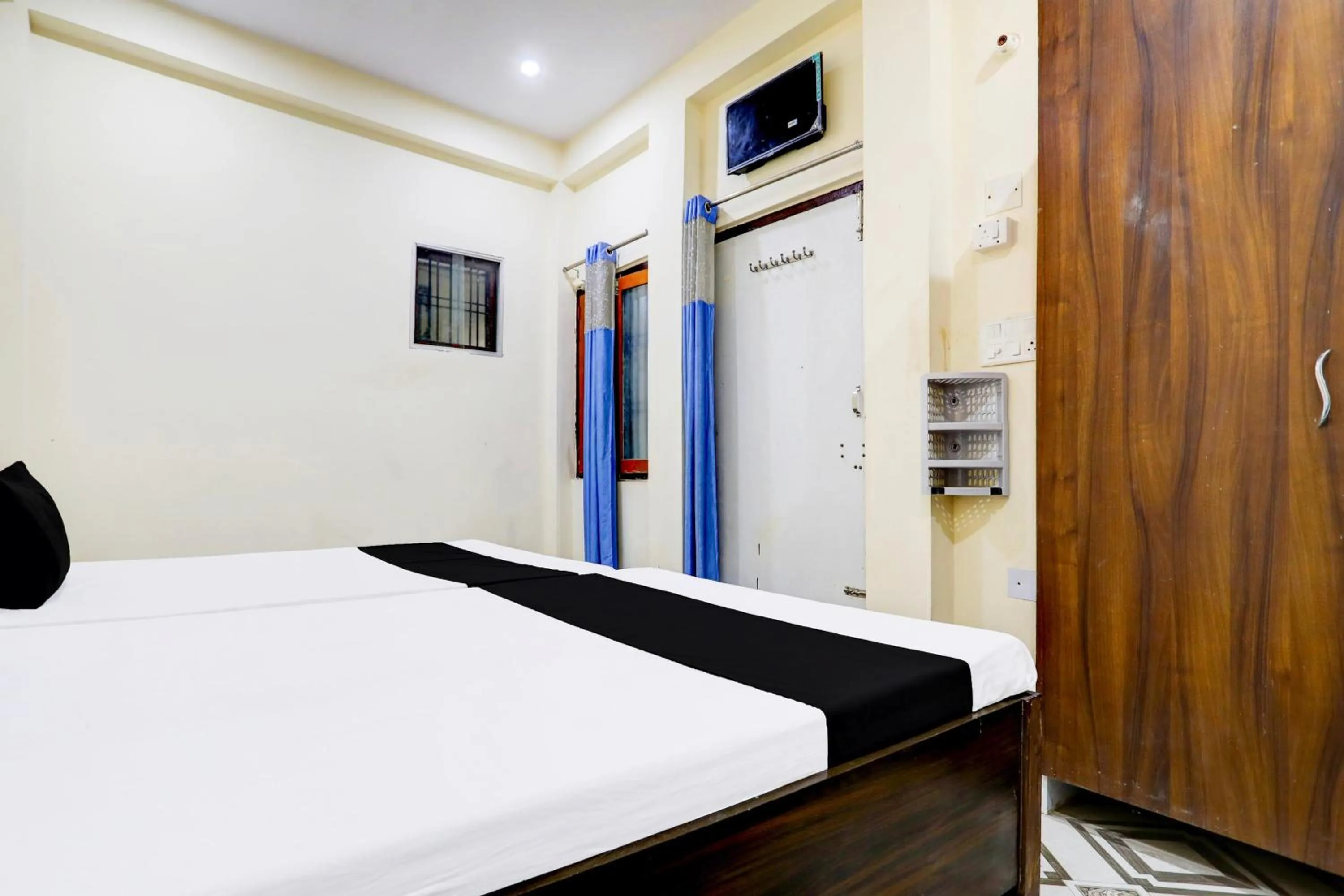 Bedroom in Hotel O Suryawanshi