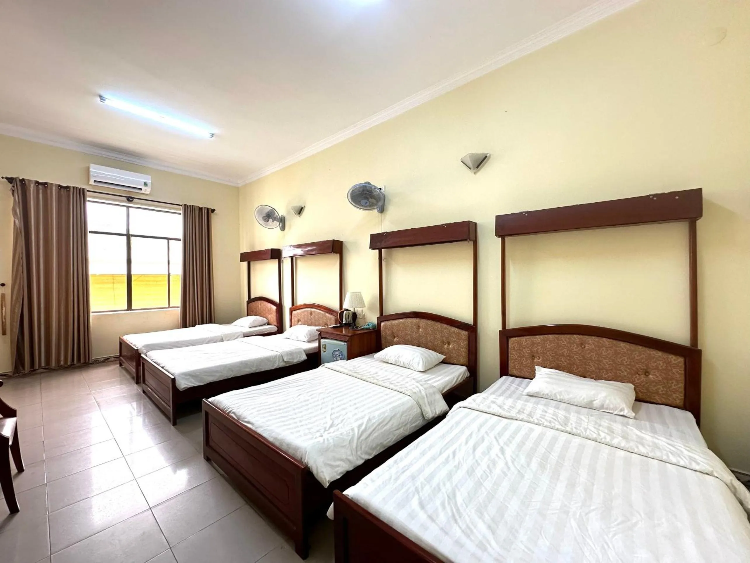 Bedroom in OYO 1246 Nha Khach Cuc Hau Can