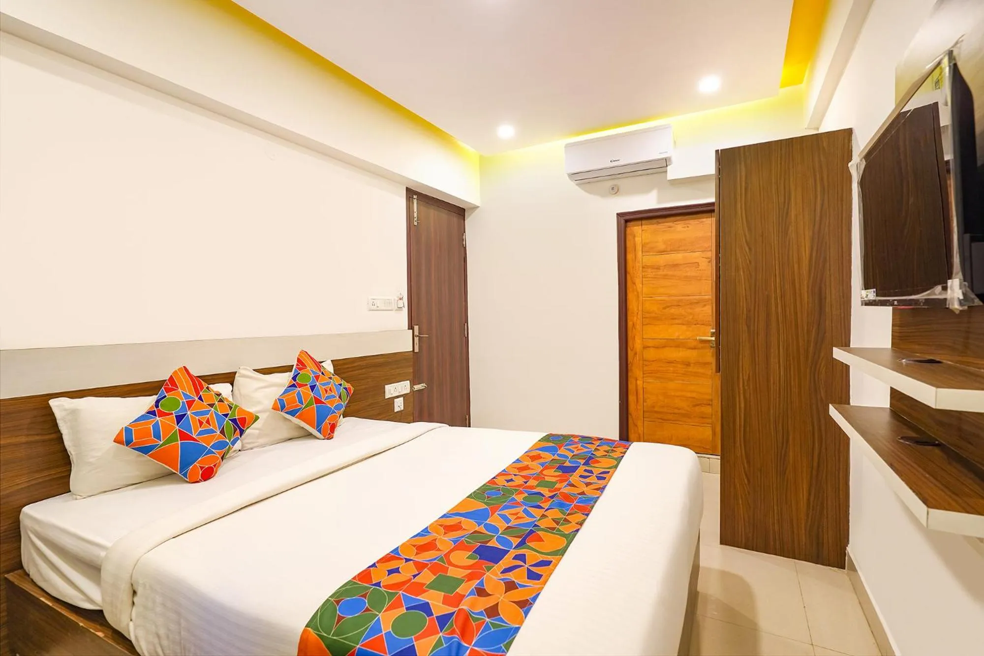 Bed in FabHotel Royal N Comforts