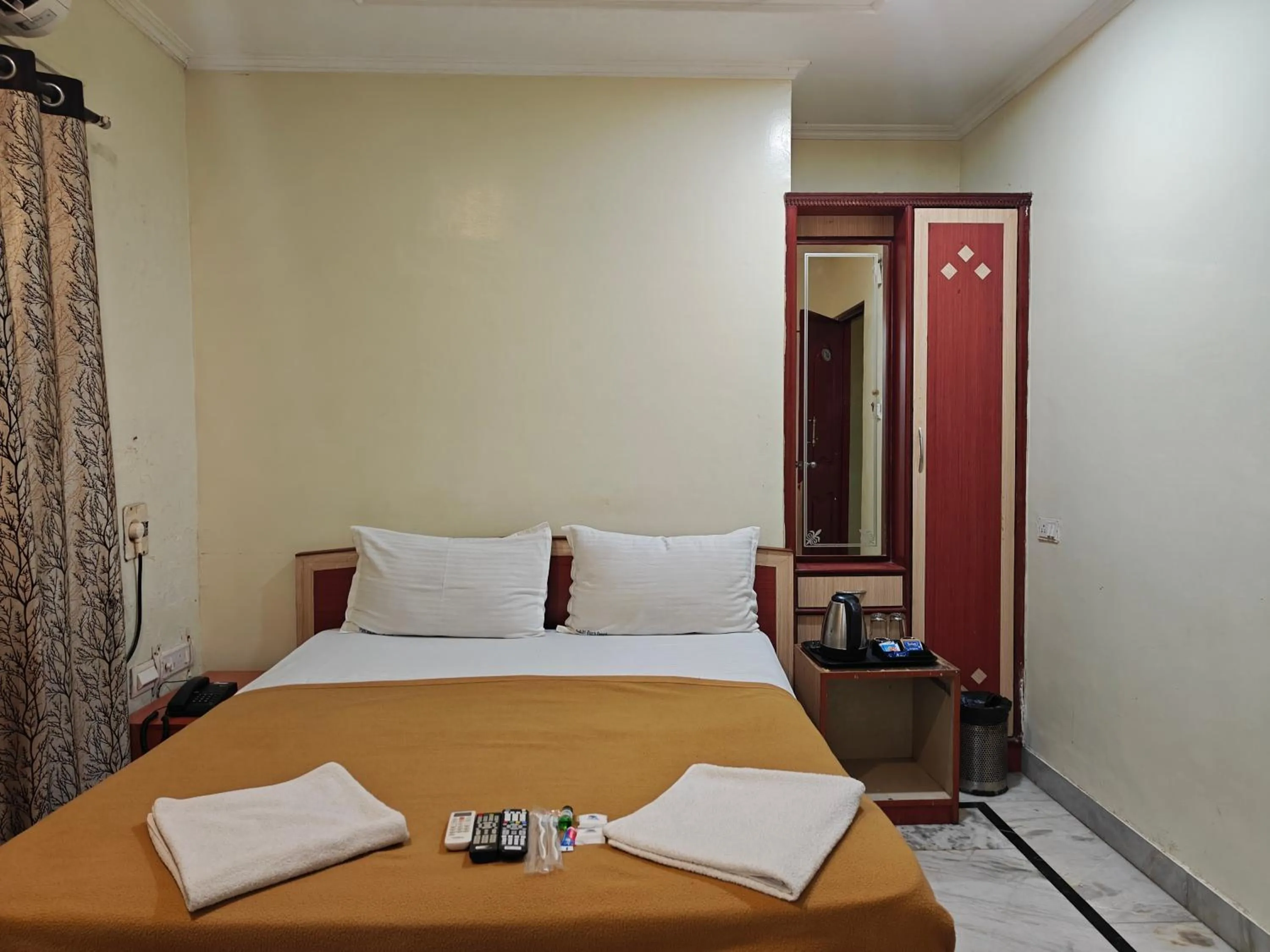 Bedroom, Bed in Park Inn Beach Resort