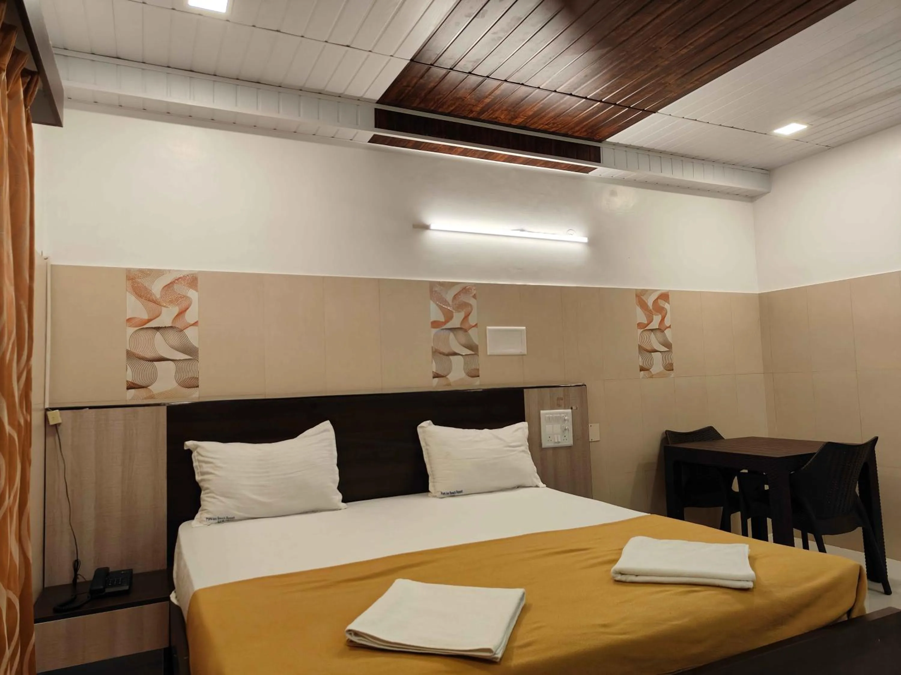 Photo of the whole room, Bed in Park Inn Beach Resort