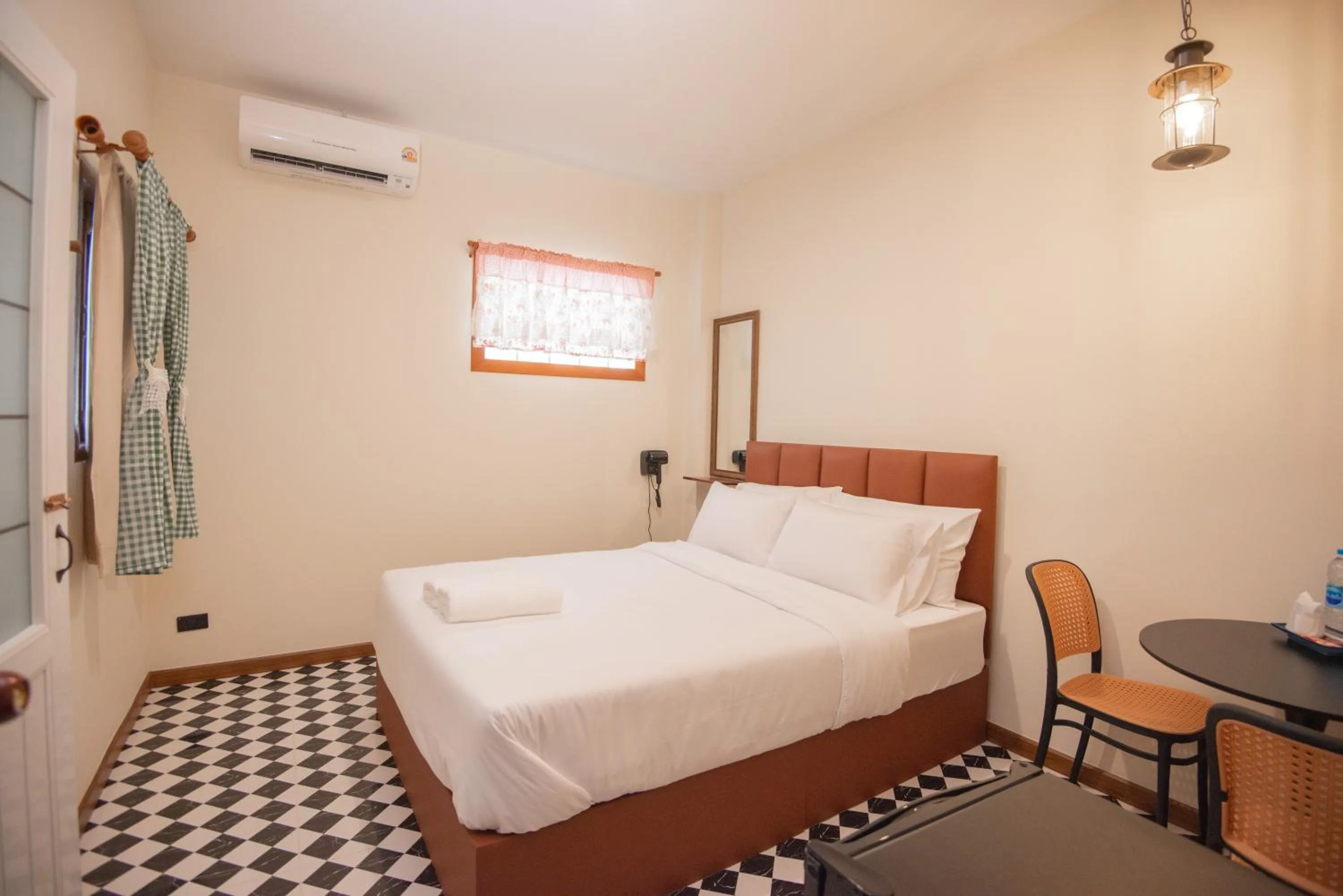 Bed in JB Home Bangkok - Victory monument