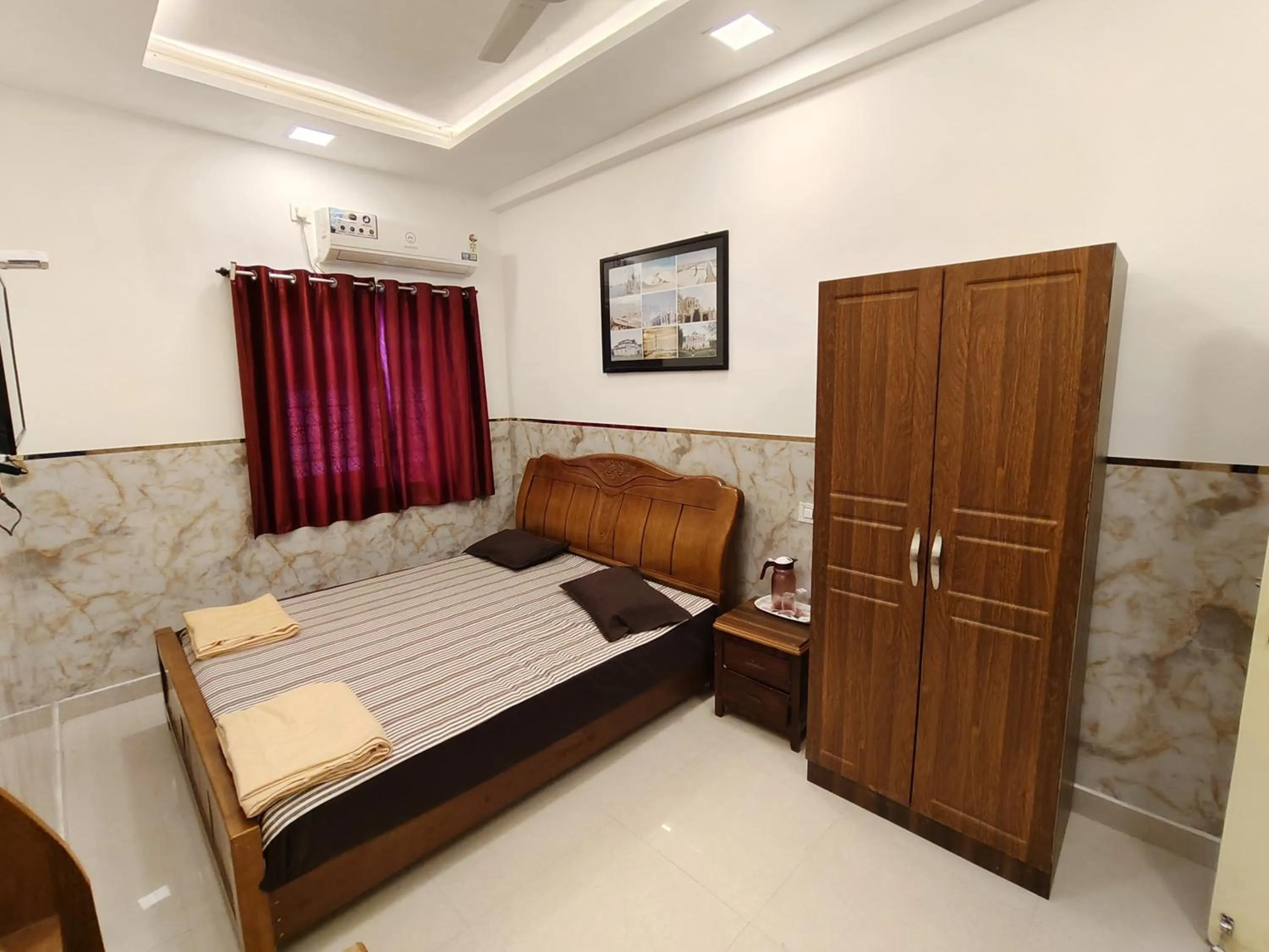 Bed in Sree Laxmi Vilas