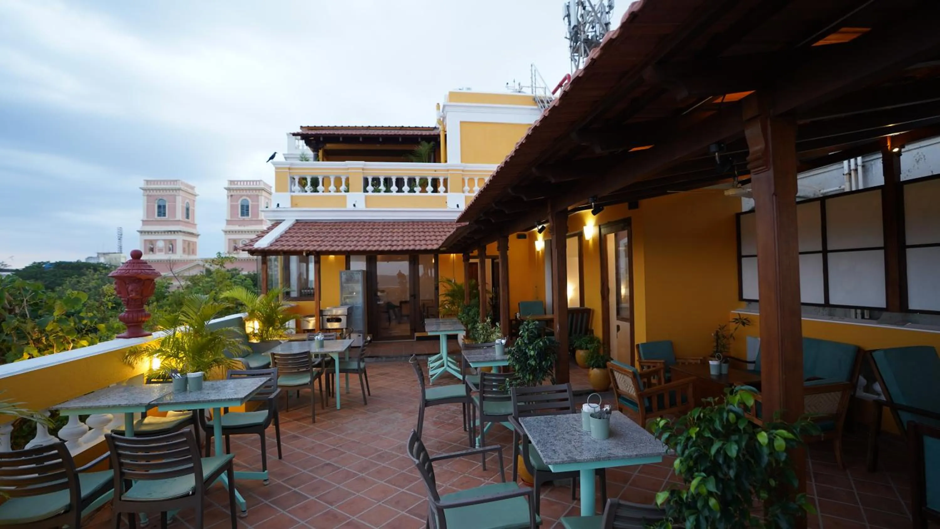 Restaurant/places to eat in La Plage Seaview Suites