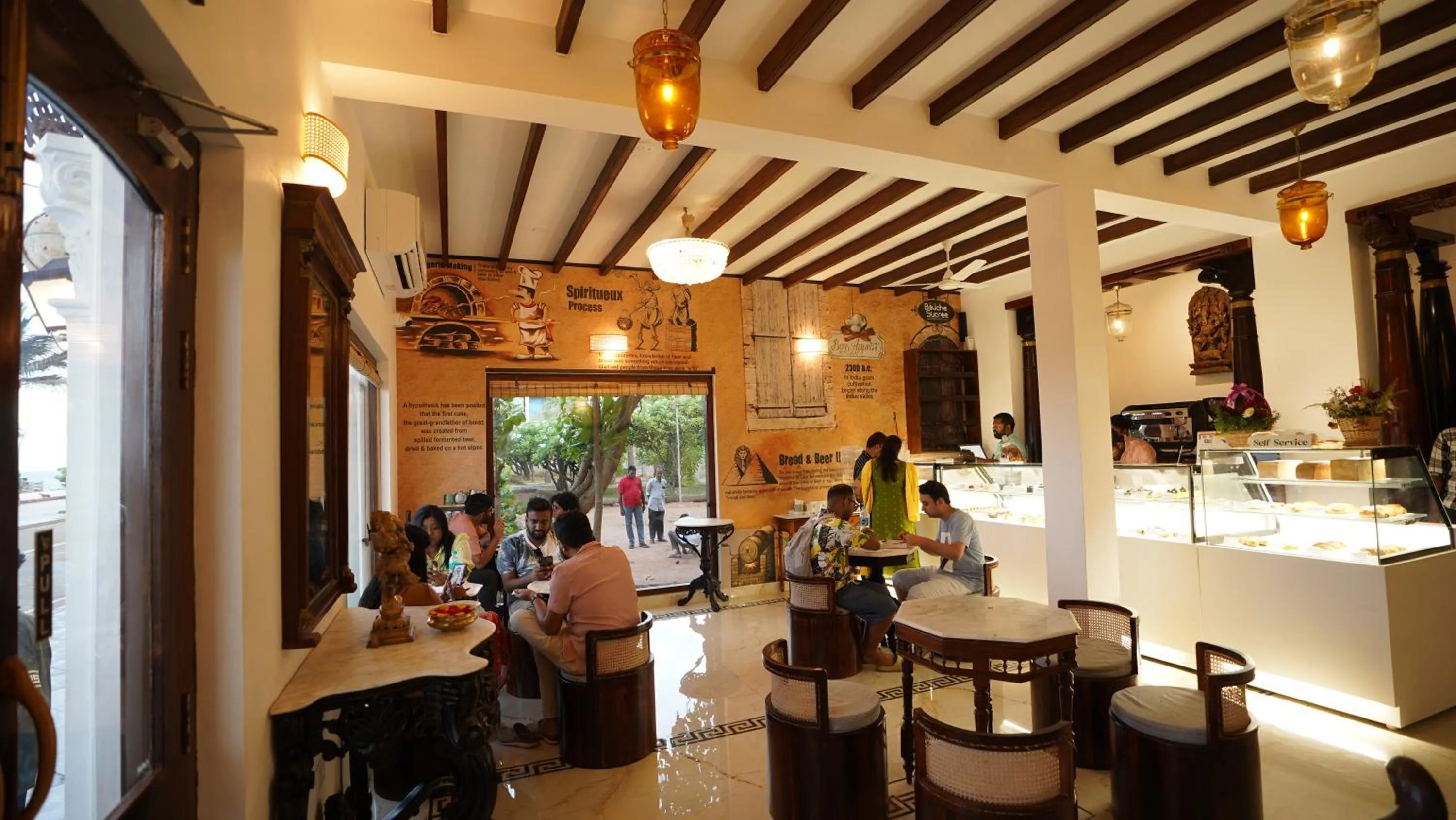 Restaurant/places to eat in La Plage Seaview Suites