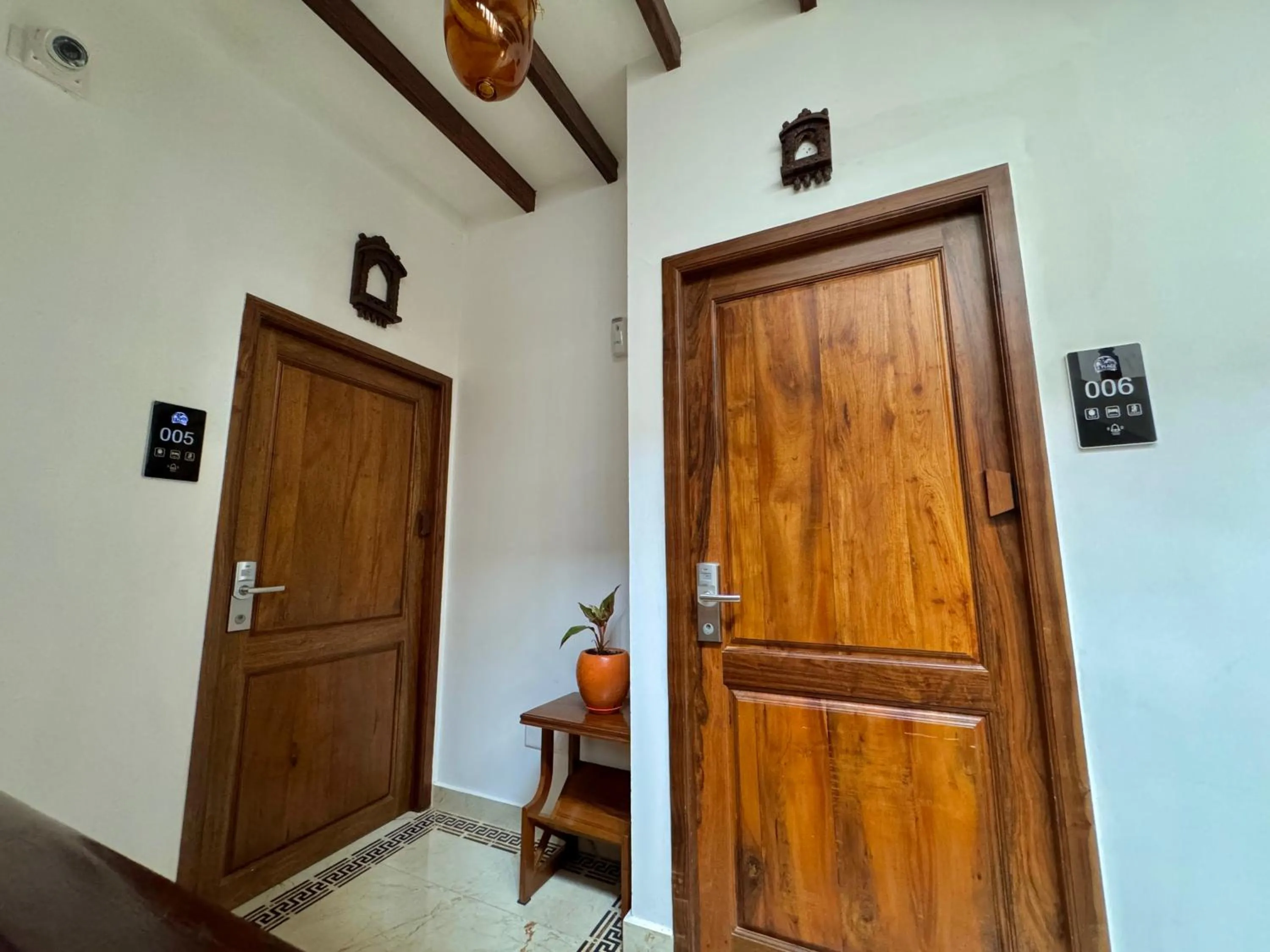 Facade/entrance in La Plage Seaview Suites