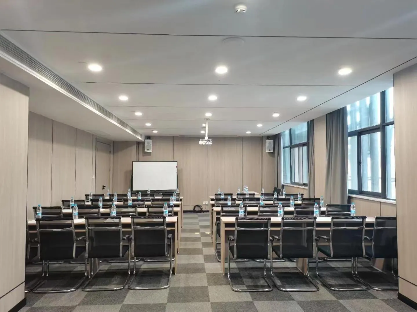 Meeting/conference room in Echarm Hotel - Xi'an Tai'ao Plaza Baijiakou Metro Station