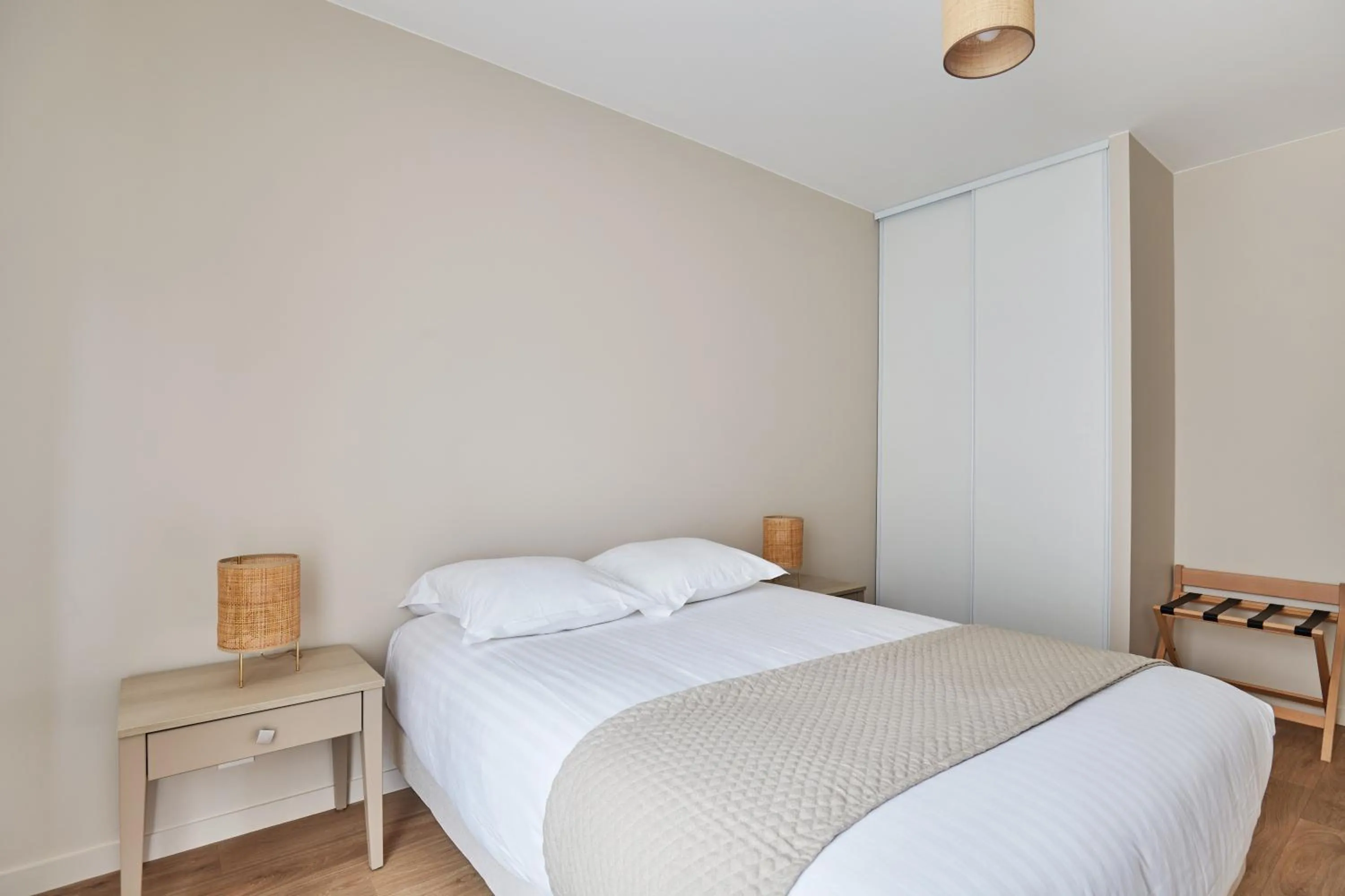Bedroom, Bed in Appart Hotel Paris Levallois Maurice Ravel