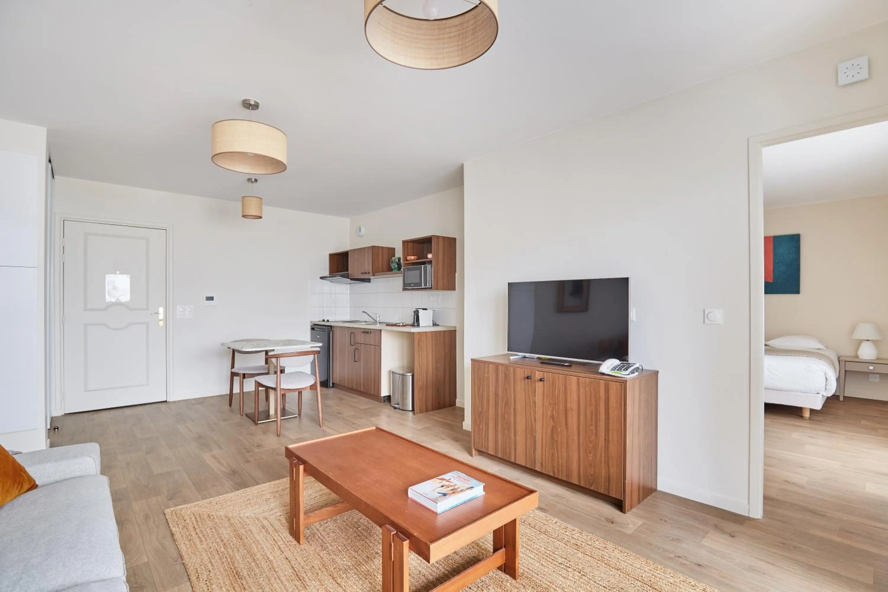 Dining area in Appart Hotel Paris Levallois Maurice Ravel