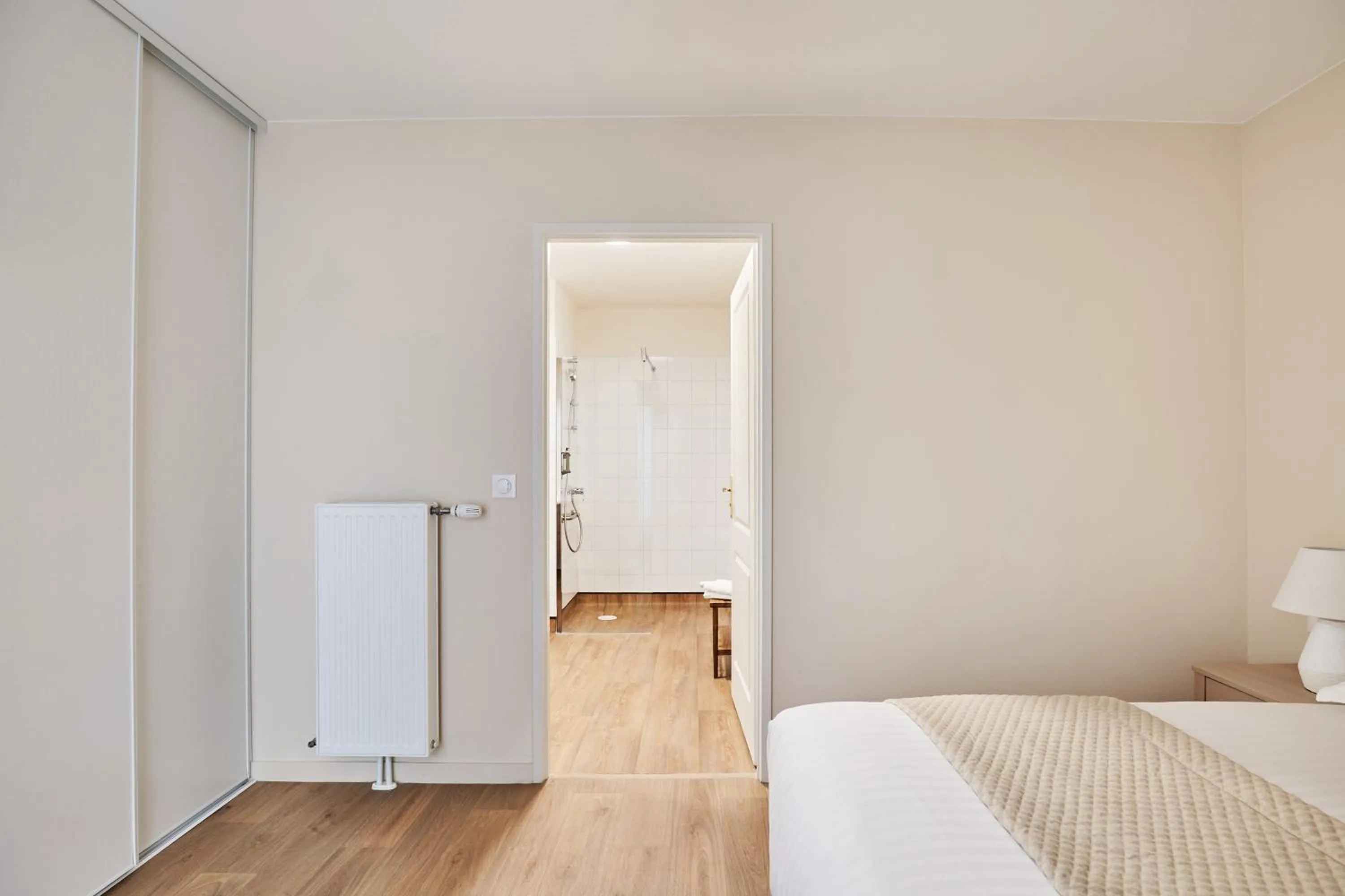 Bedroom, Bed in Appart Hotel Paris Levallois Maurice Ravel