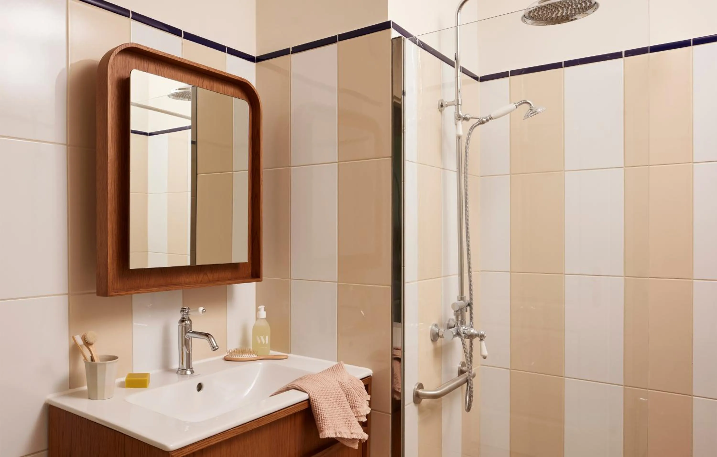 Bathroom in Appart Hotel Paris Levallois Maurice Ravel