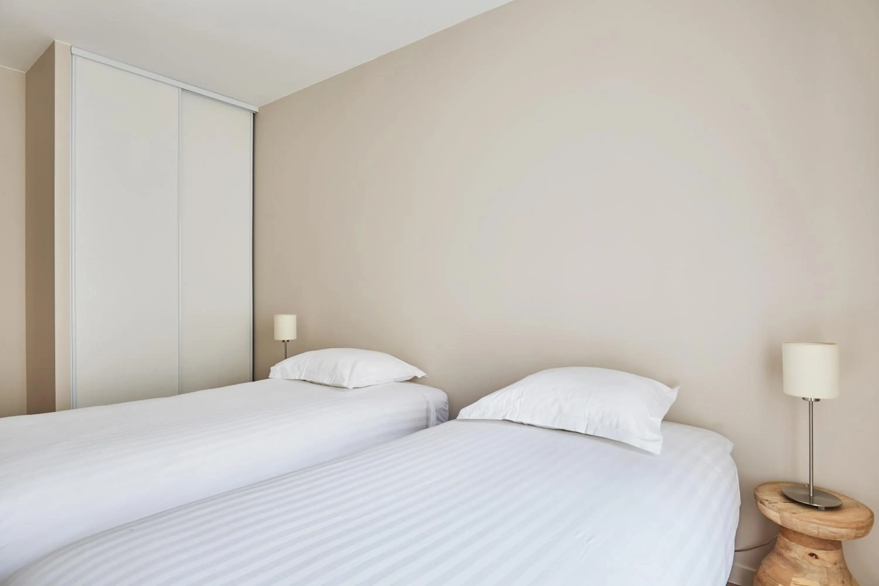 Bedroom, Bed in Appart Hotel Paris Levallois Maurice Ravel