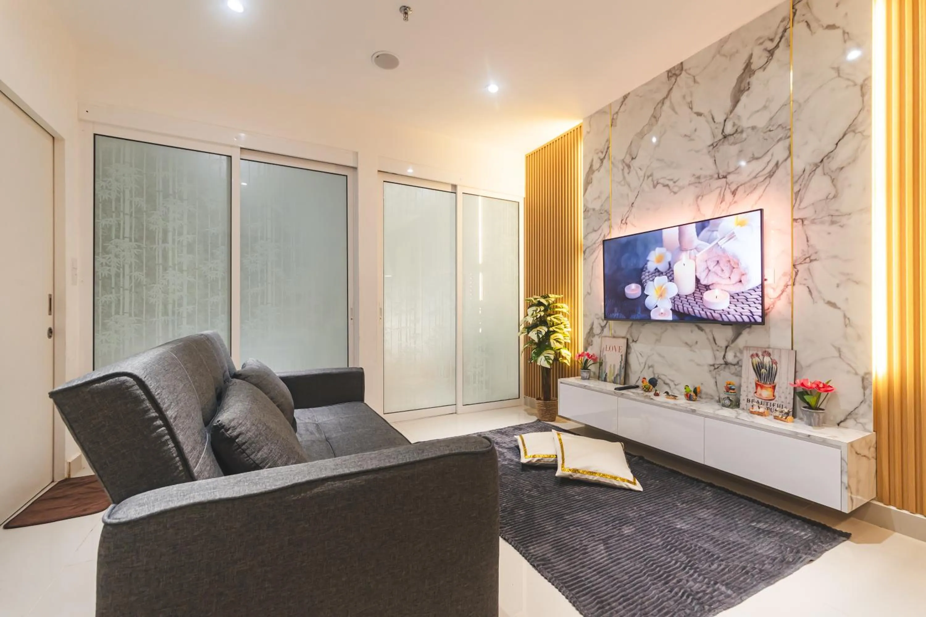 Beautiful Seaview Suites at The Shore Kota Kinabalu