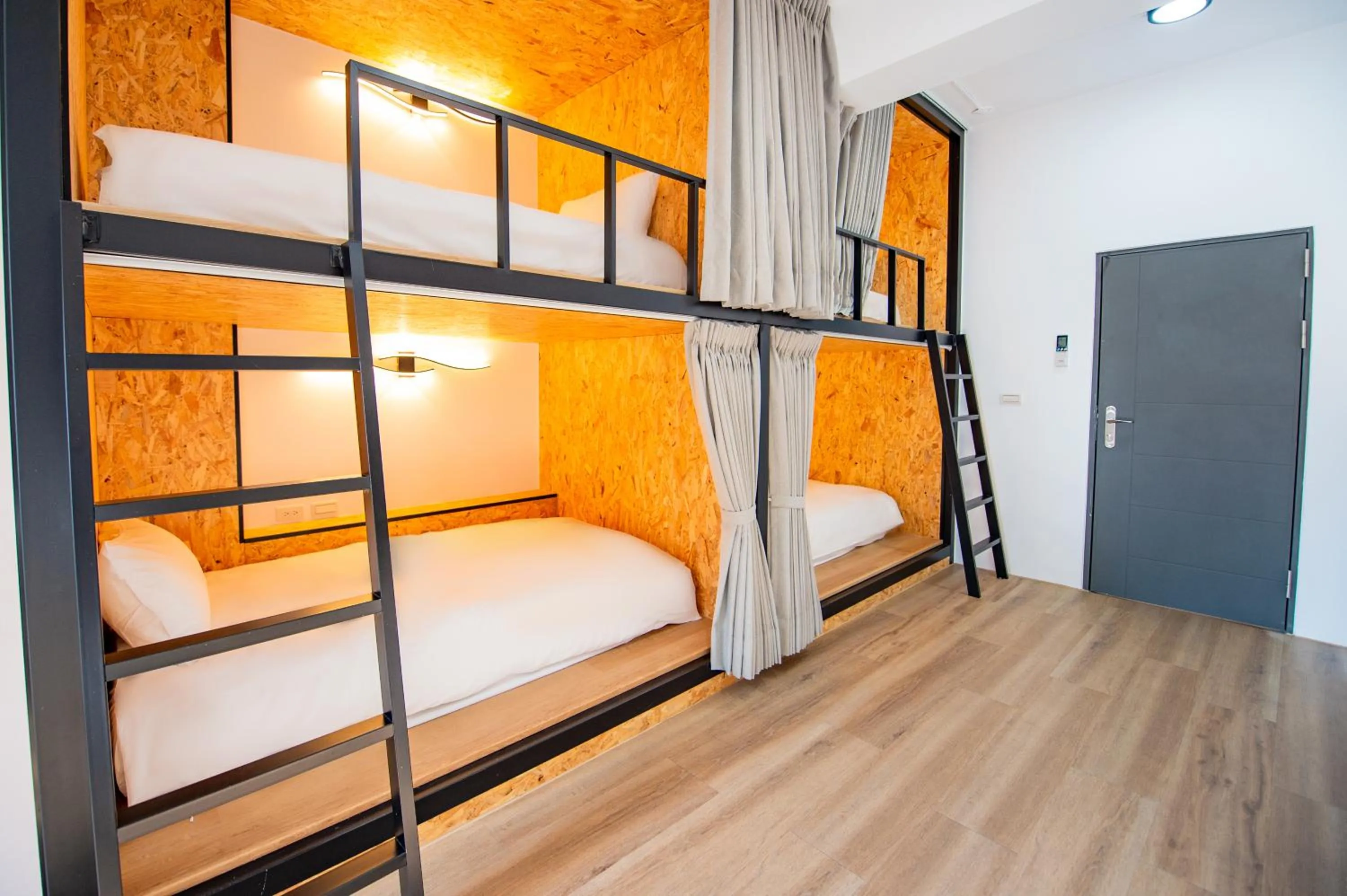 Photo of the whole room, Bed in Chao Hostel