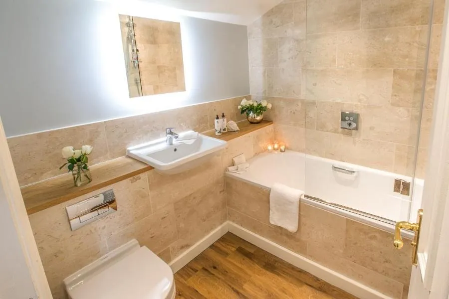 Bathroom in Forest Side Hotel