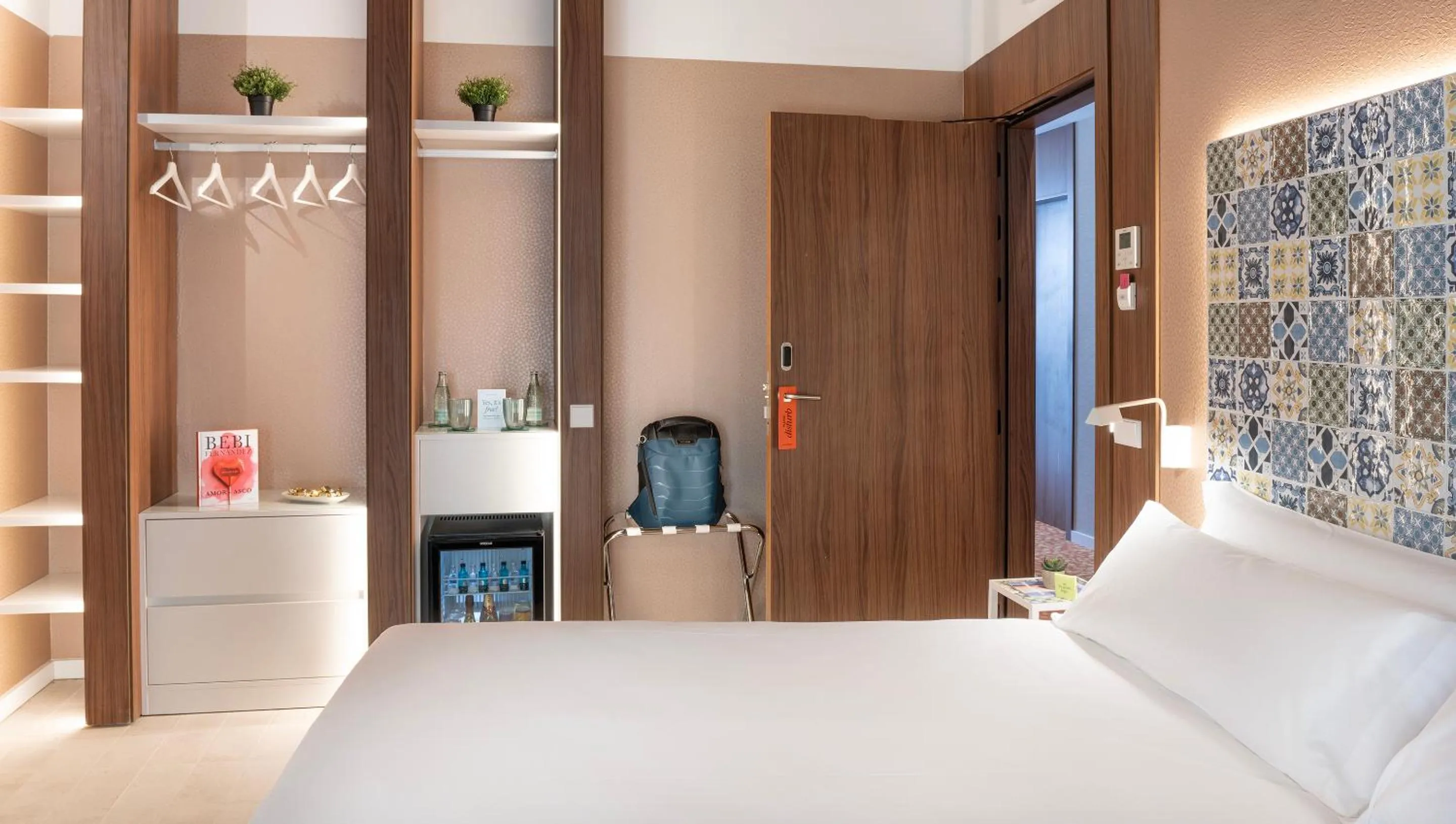 Bedroom, Bed in Axel Hotel Valencia - Adults Only