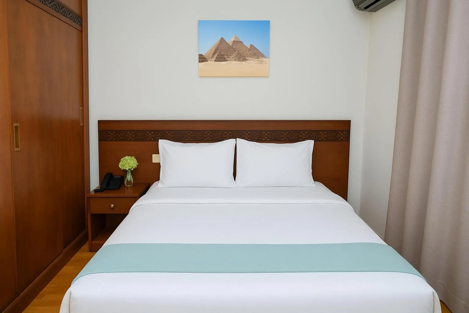 Single Room with Private Bathroom in Miramar Green Hotel -Talaat Harb